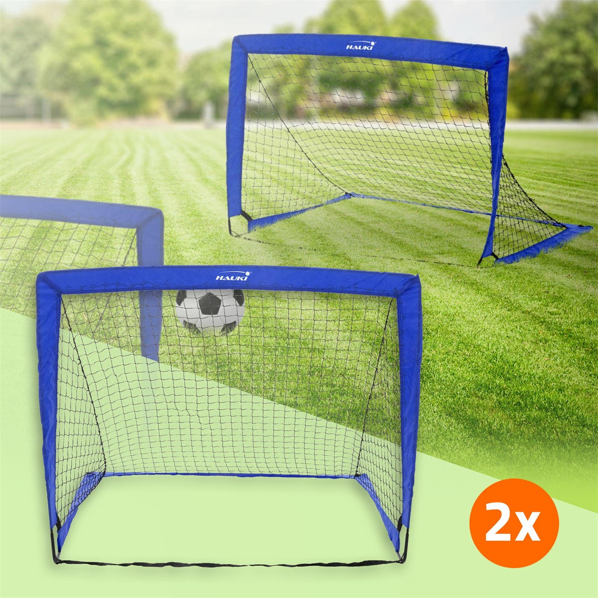 Két futballkapu egy zöld füves pályán.