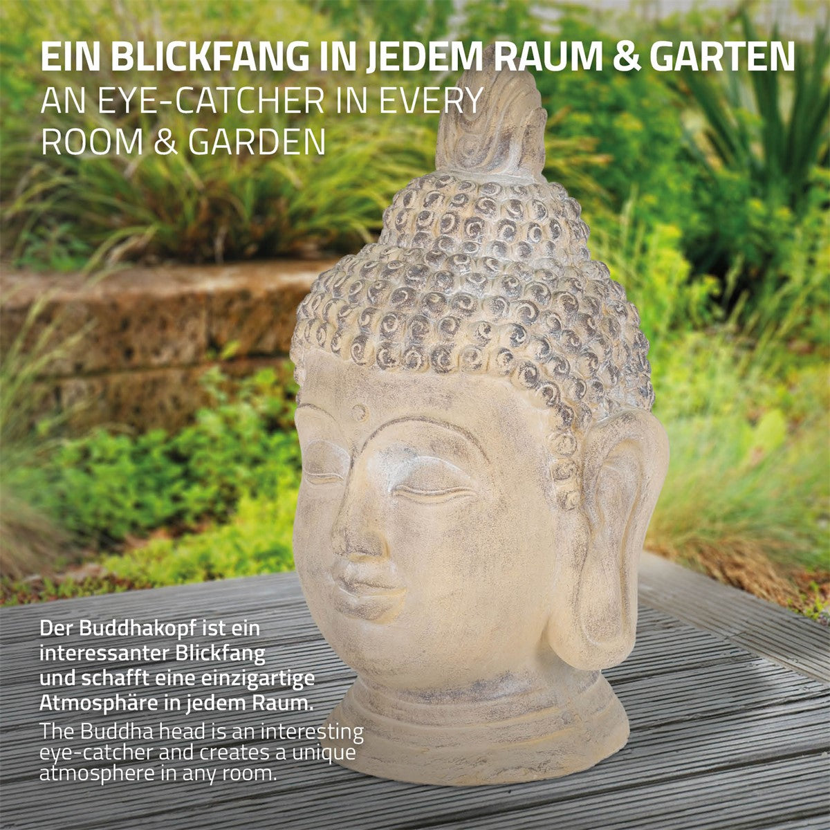Ein Buddha-Kopf aus Stein auf einem hellen Hintergrund.