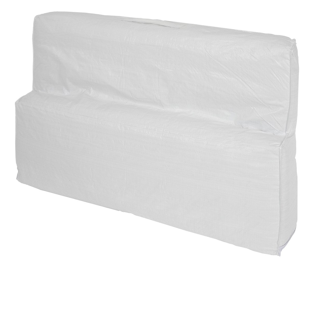 Un grande rivestimento bianco e sagomato per un mobile.