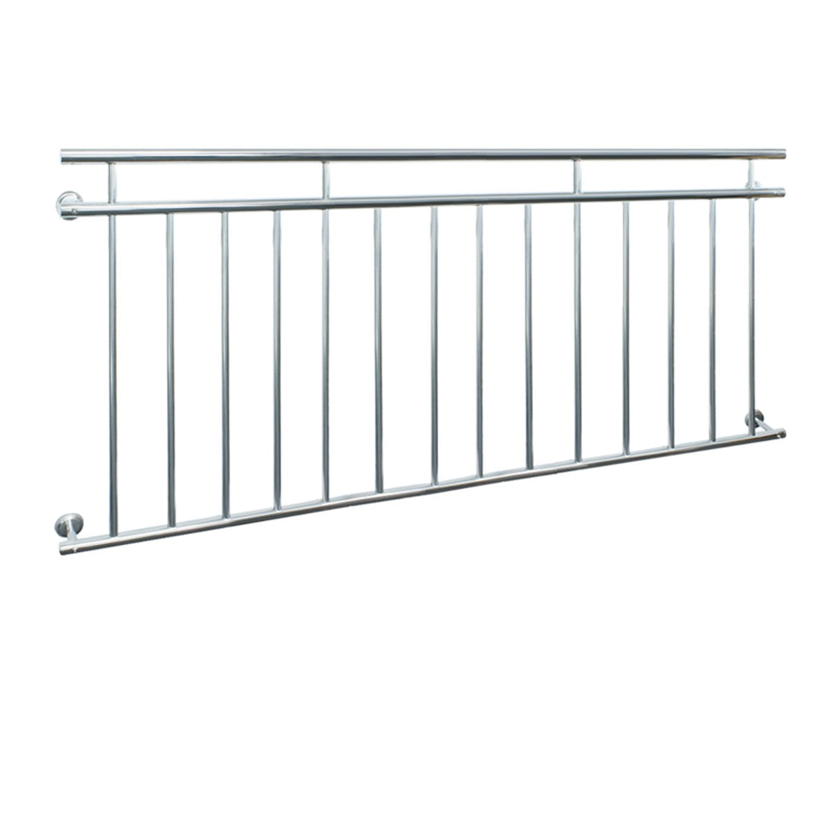 Edelstahlgeländer mit mehreren vertikalen Stäben.