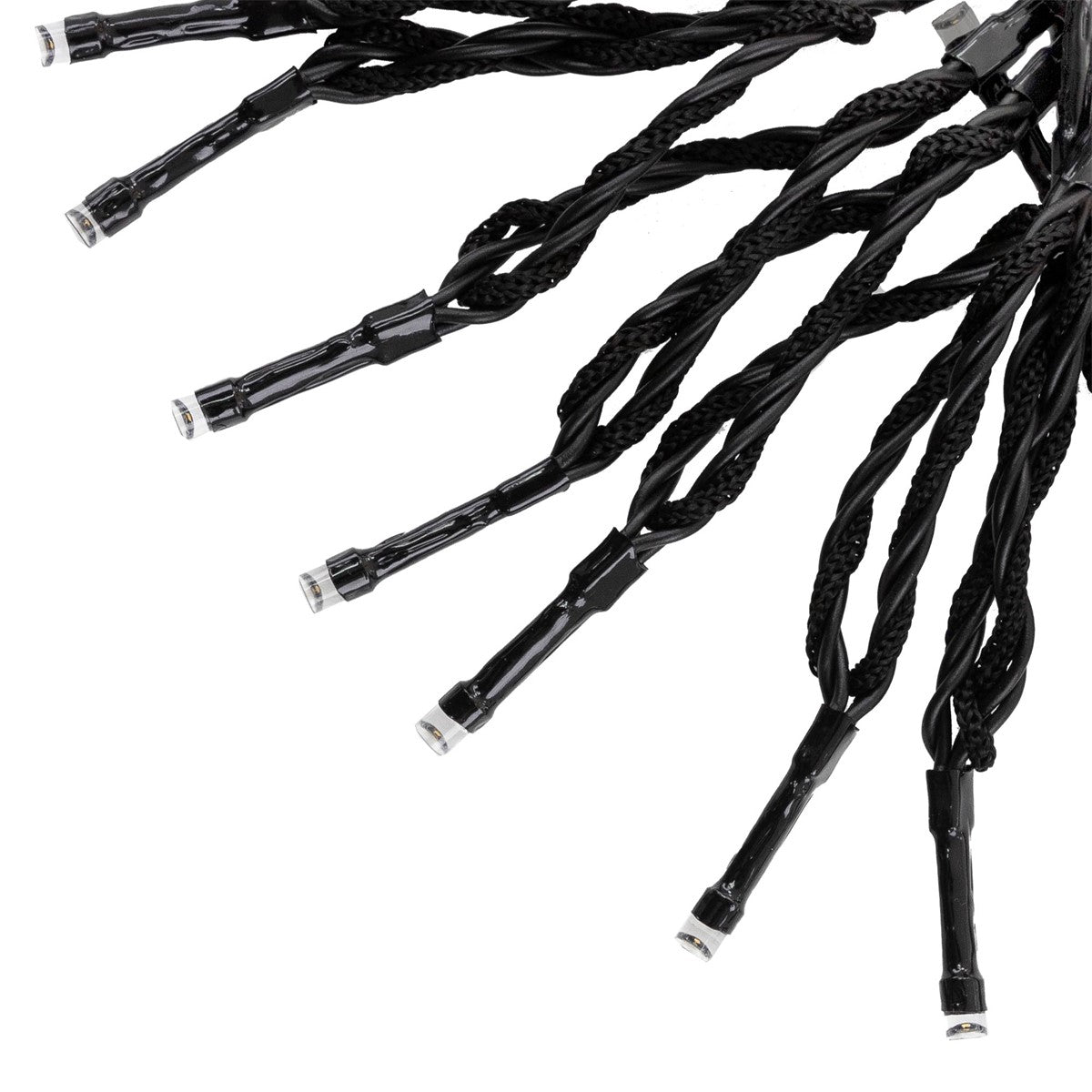 Nahaufnahme von mehreren Lichtern an einem schwarzen Kabel, die glänzend sind.