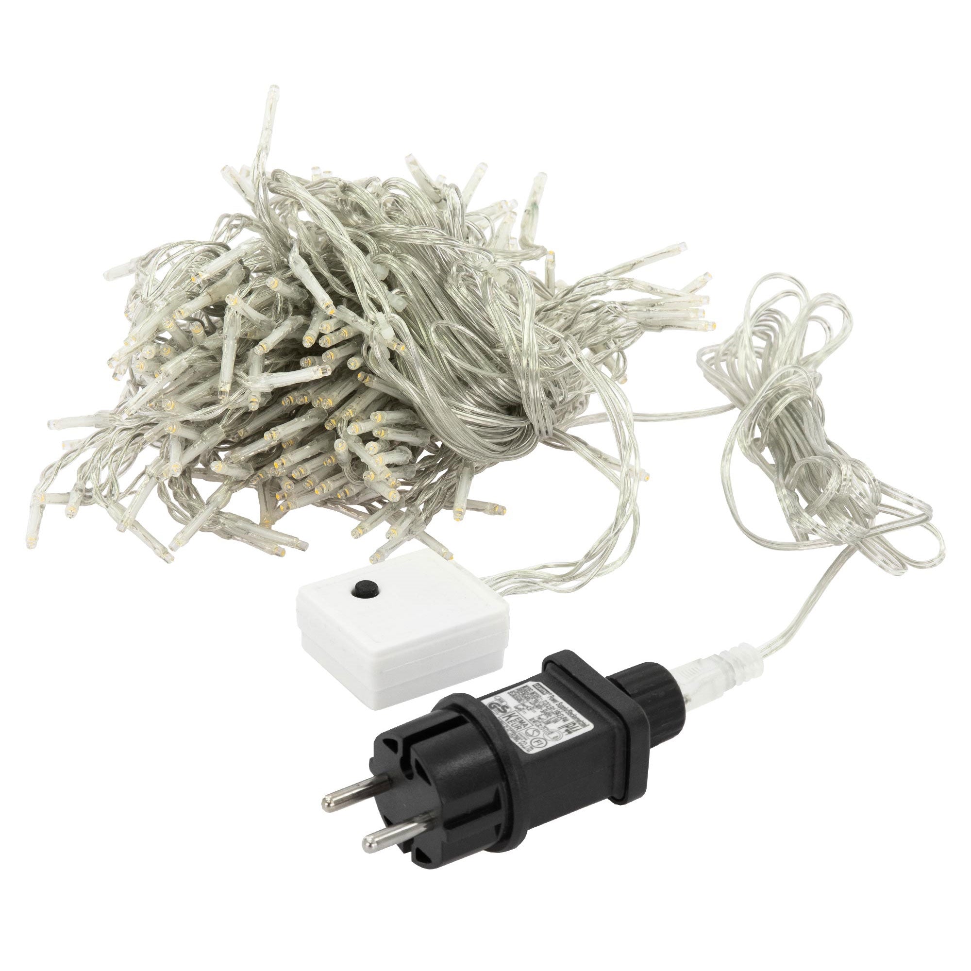 Lichterkette mit vielen kleinen Lichtern und einem Stecker.