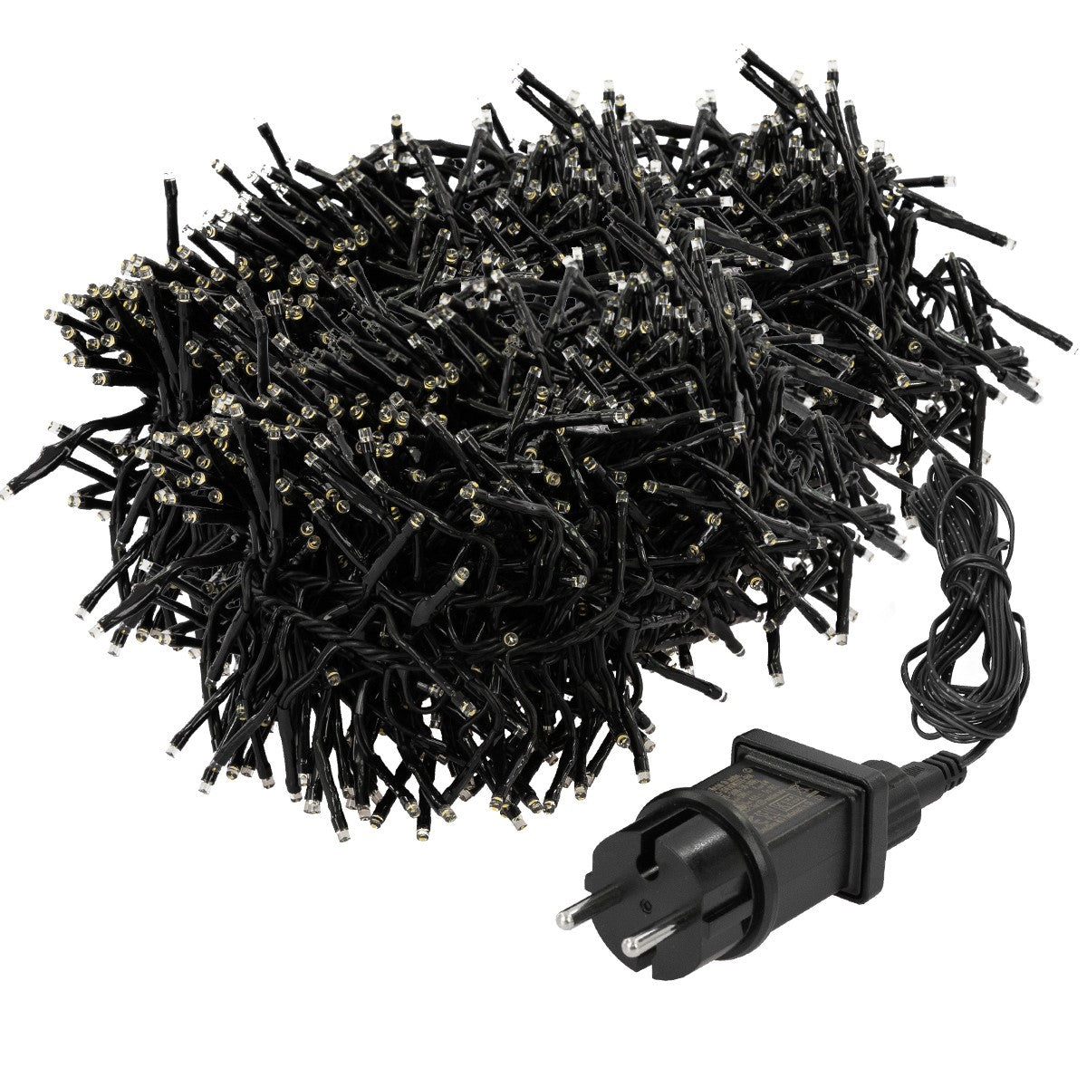 Unordentlich liegende schwarze Lichterkette mit Stecker.