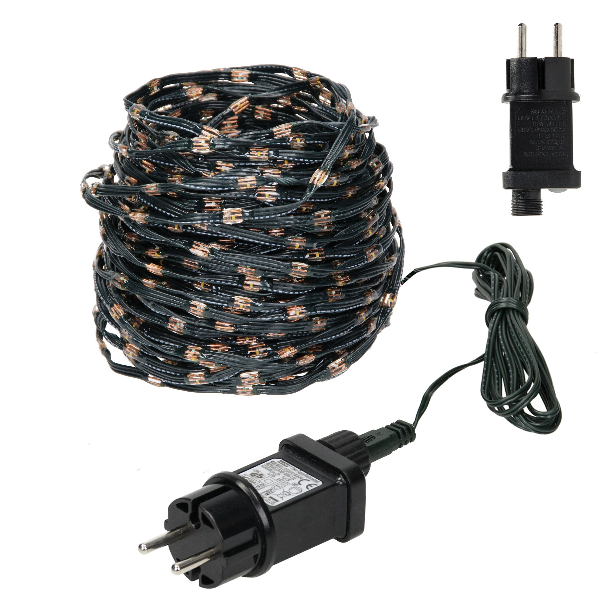 Lichterkette aufgerollt mit Stecker und Adapter im Bild.