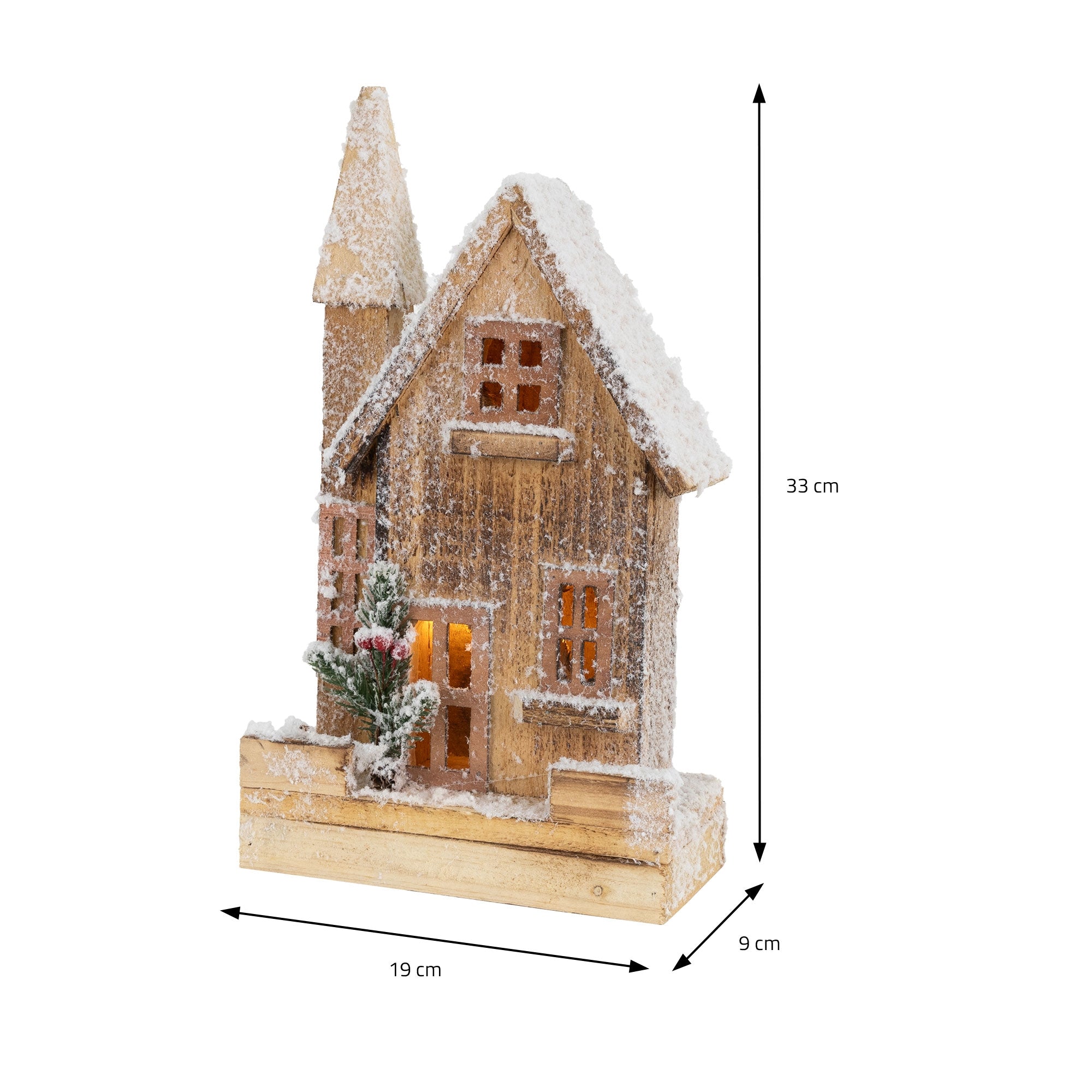 Dimensions pour une maison en bois avec de la neige et des branches de sapin.