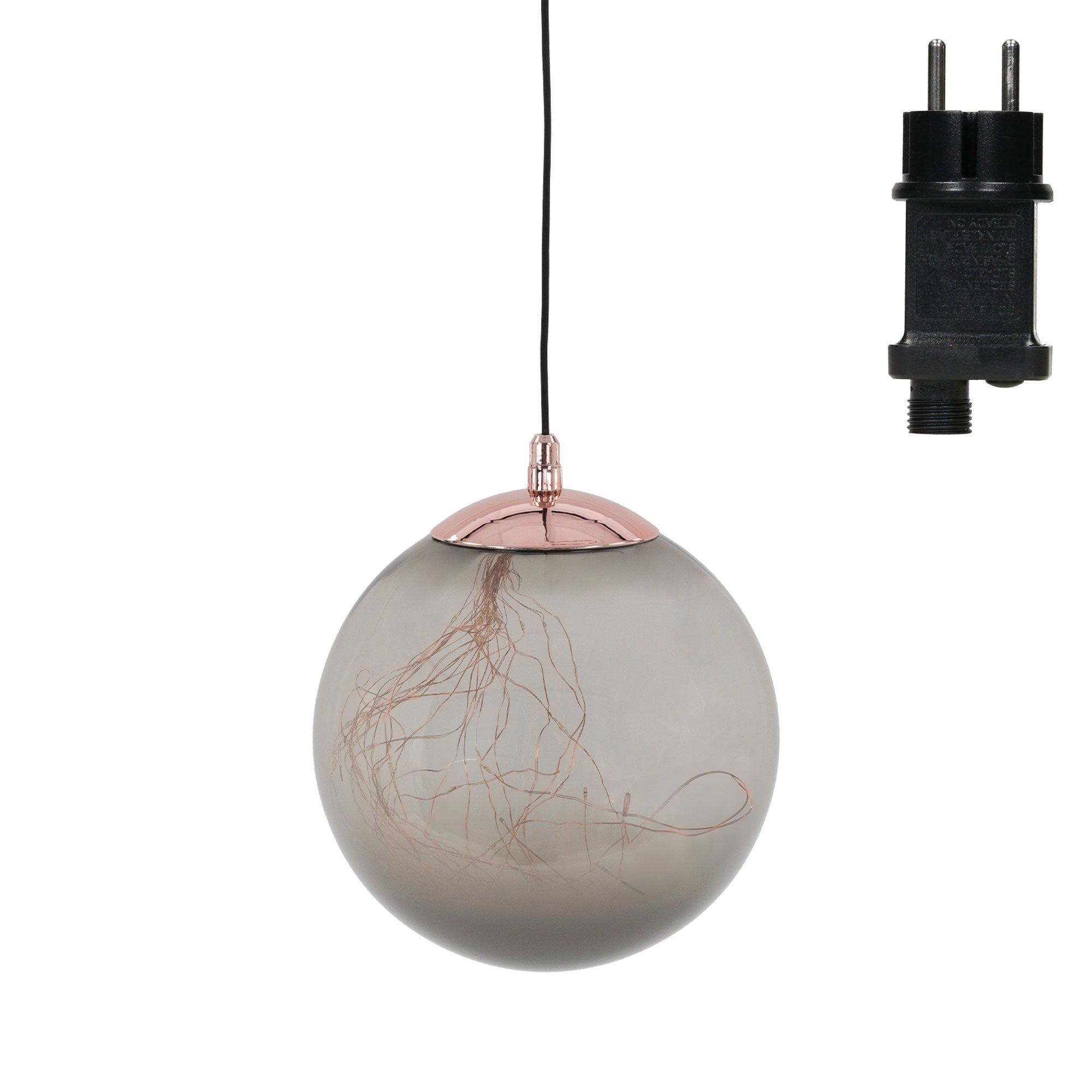 Hängende Glaskugel mit Kabel und Stecker, auf weißem Hintergrund.