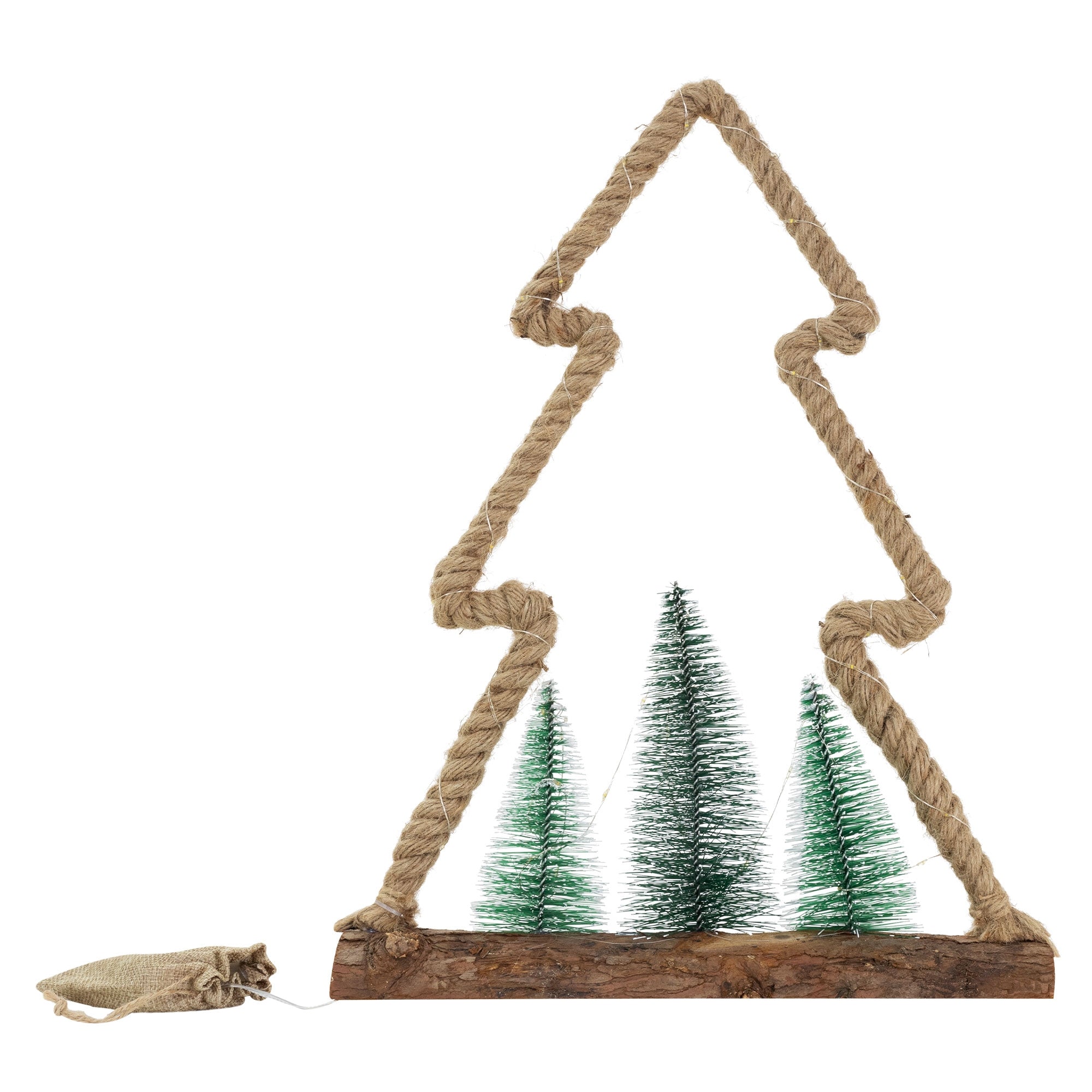 Dekorativer Weihnachtsbaum aus Seil mit kleinen grünen Bäumen.