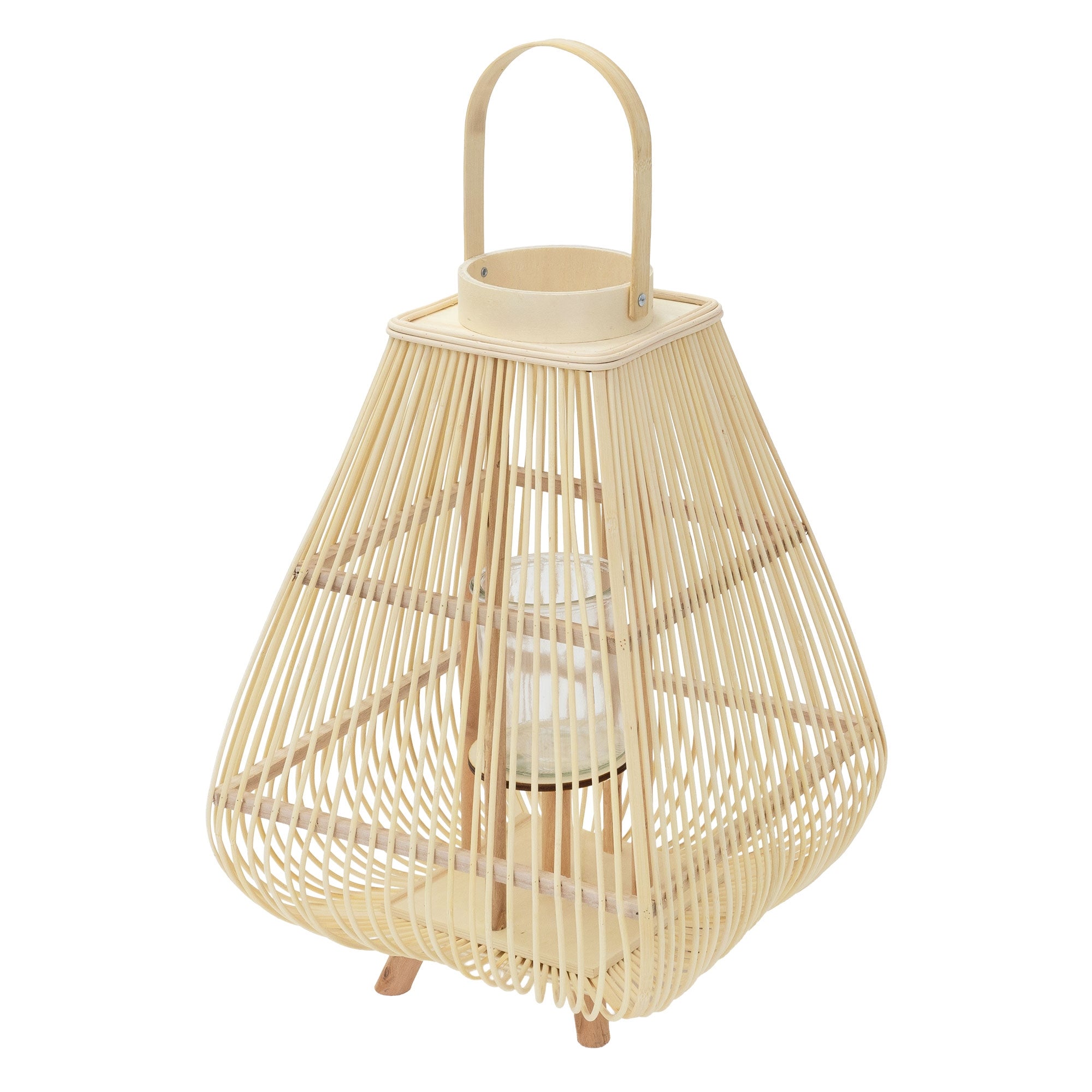 Eine runde Laterne aus Rattan mit einem Glasbehälter in der Mitte.