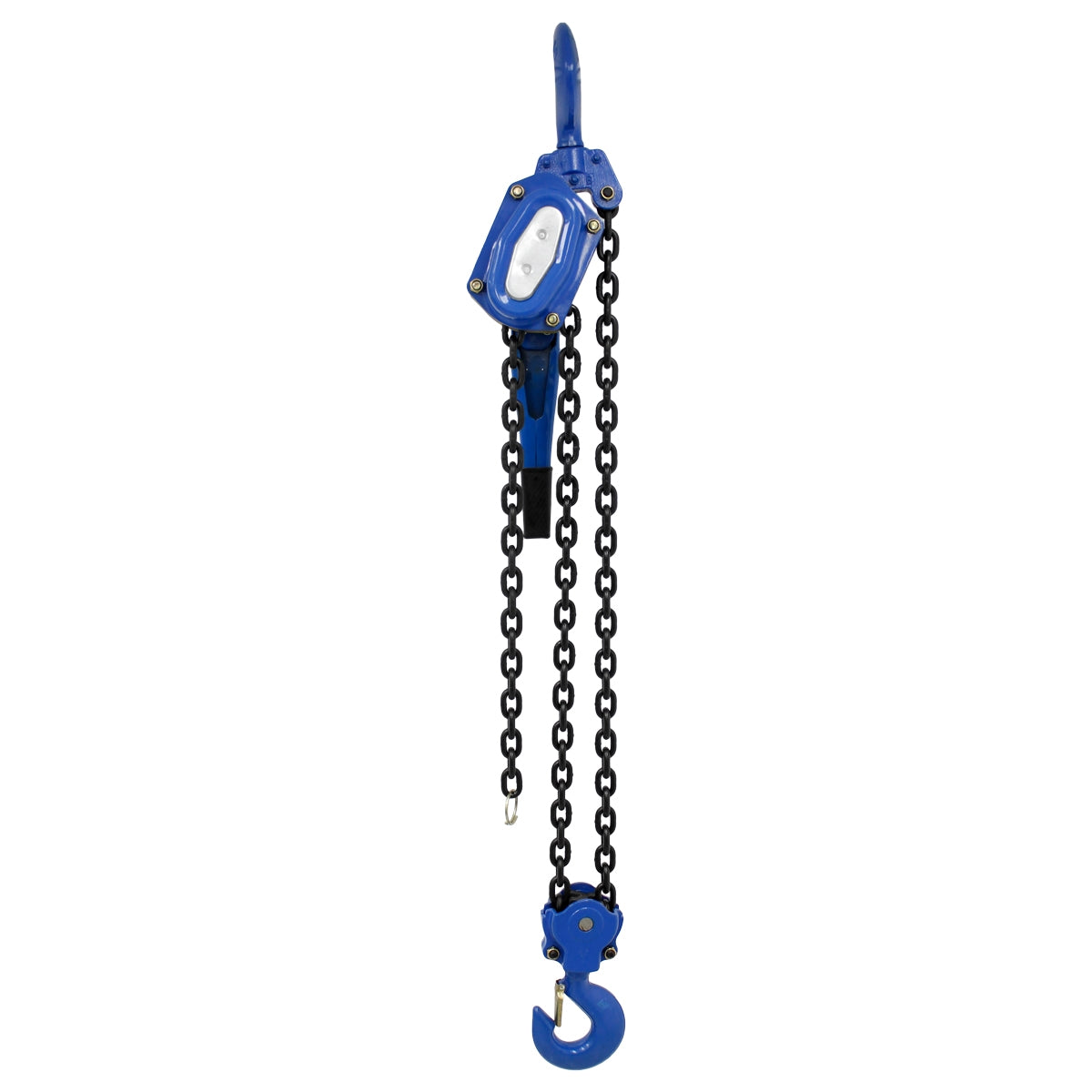 Blauwe kettingtakel met haak en ketting op een witte achtergrond.