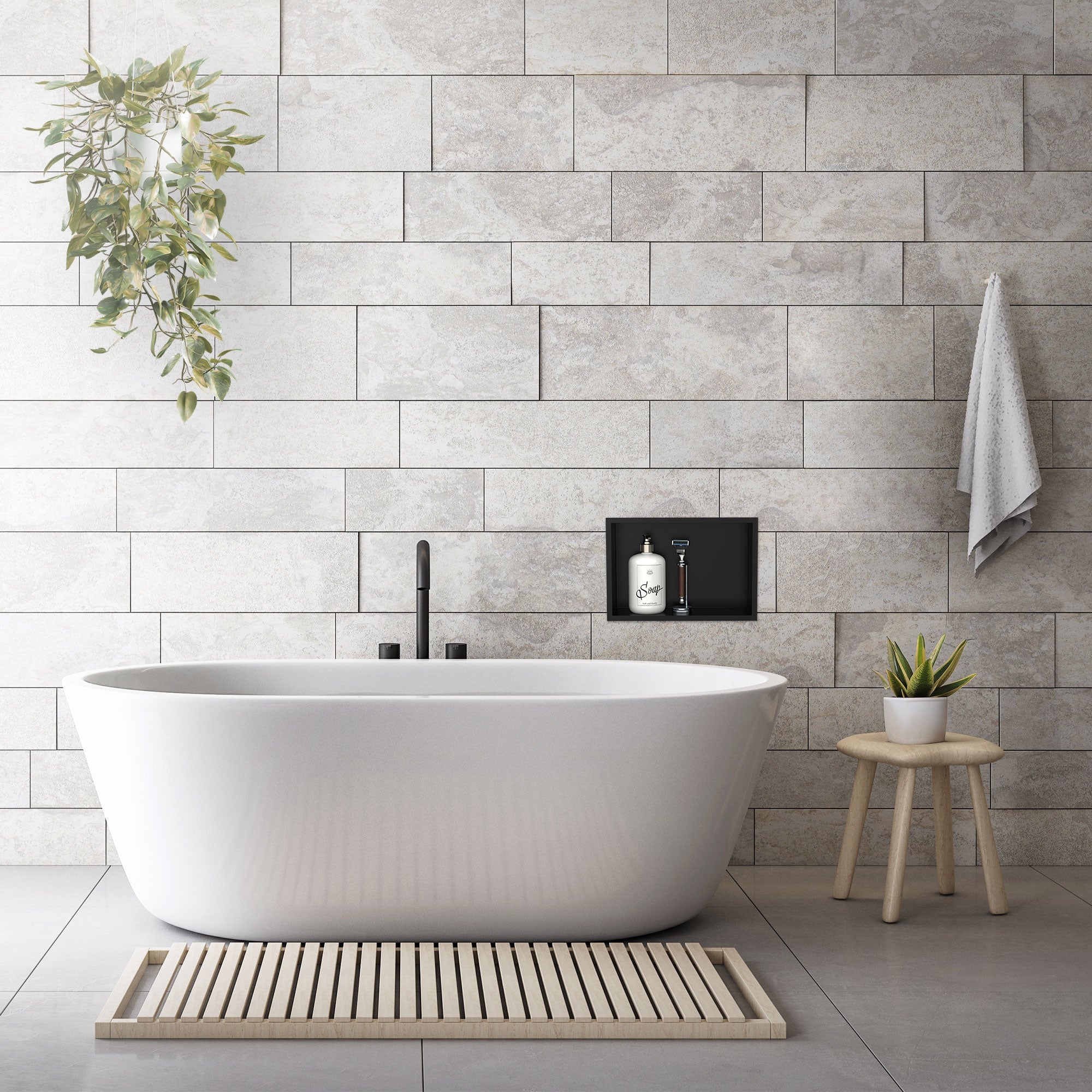 Modernes Badezimmer mit freistehender Badewanne und Pflanzen.