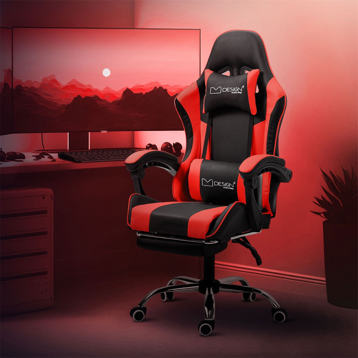 Schwarzer und roter Gaming-Stuhl vor einem Bildschirm mit roter Beleuchtung.
