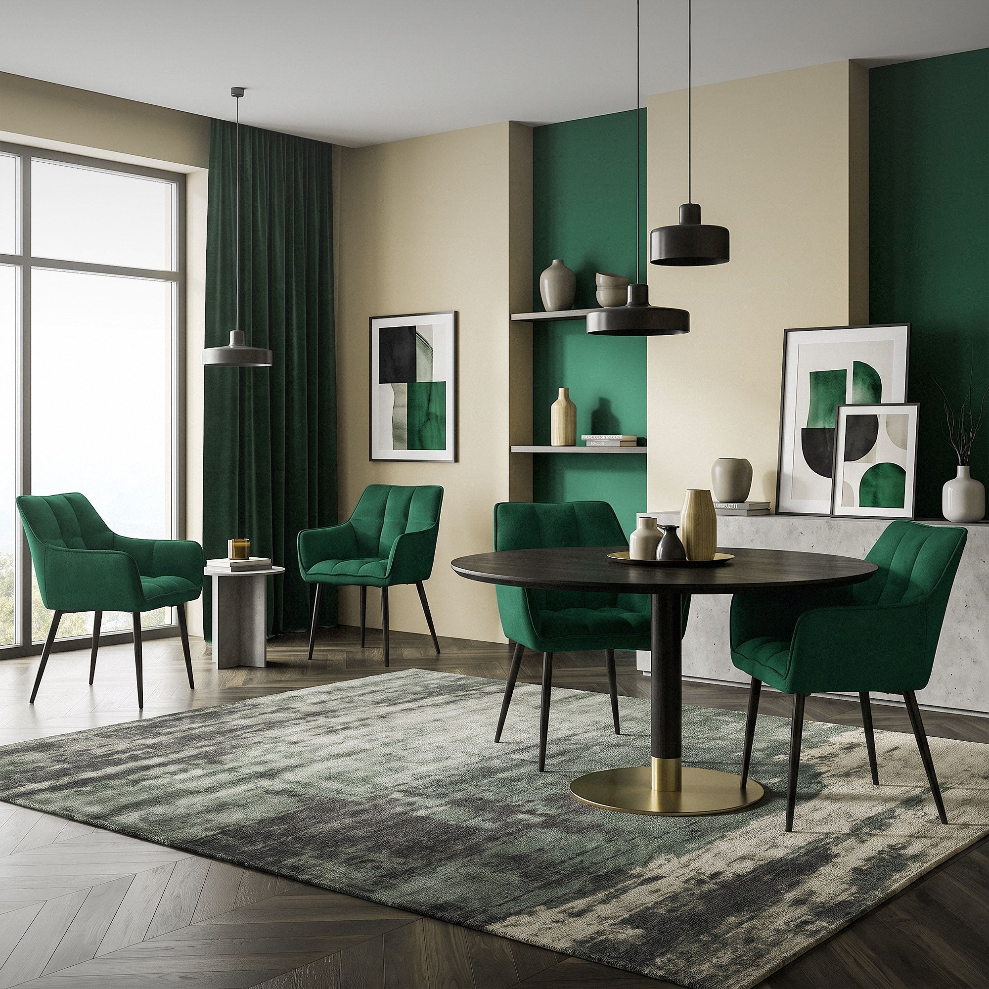 Esszimmer mit grünen Stühlen, runden Tisch und dekorativen Regalen.