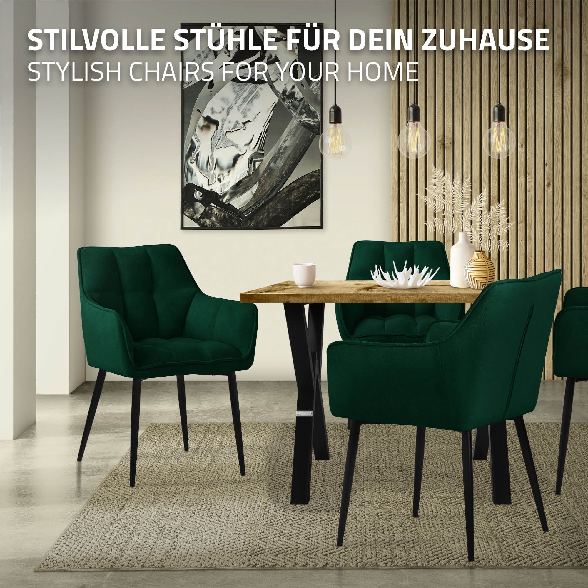 Ein Essbereich mit grünen Stühlen und einem Holztisch, dekoriert mit einer Pflanze.