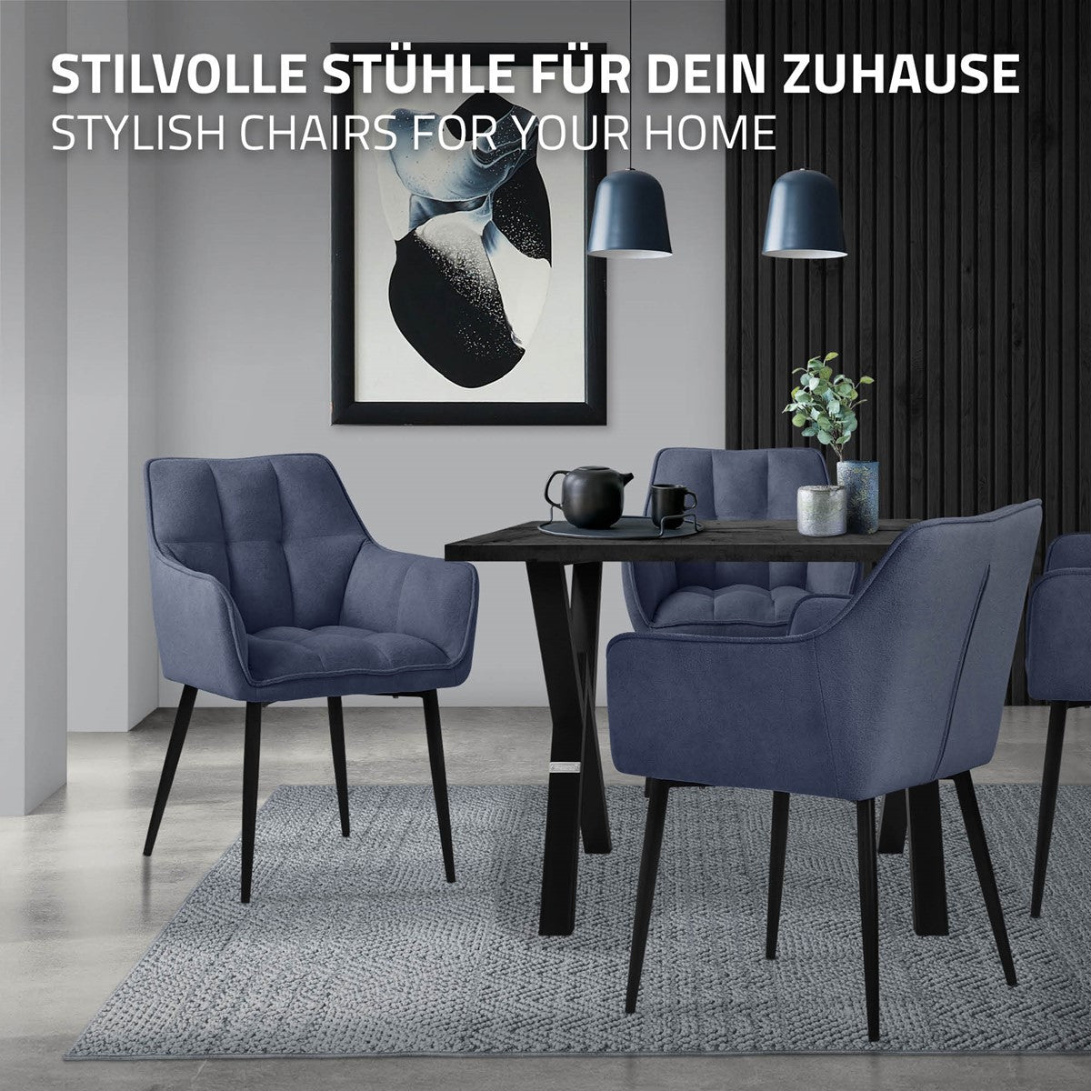 Cadeiras azuis elegantes à volta de uma mesa numa divisão moderna.