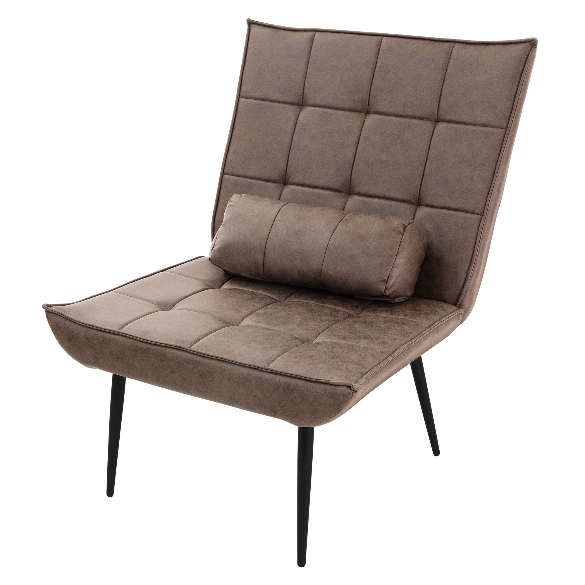 Ein brauner Sessel mit Kissen auf einem weißen Hintergrund.