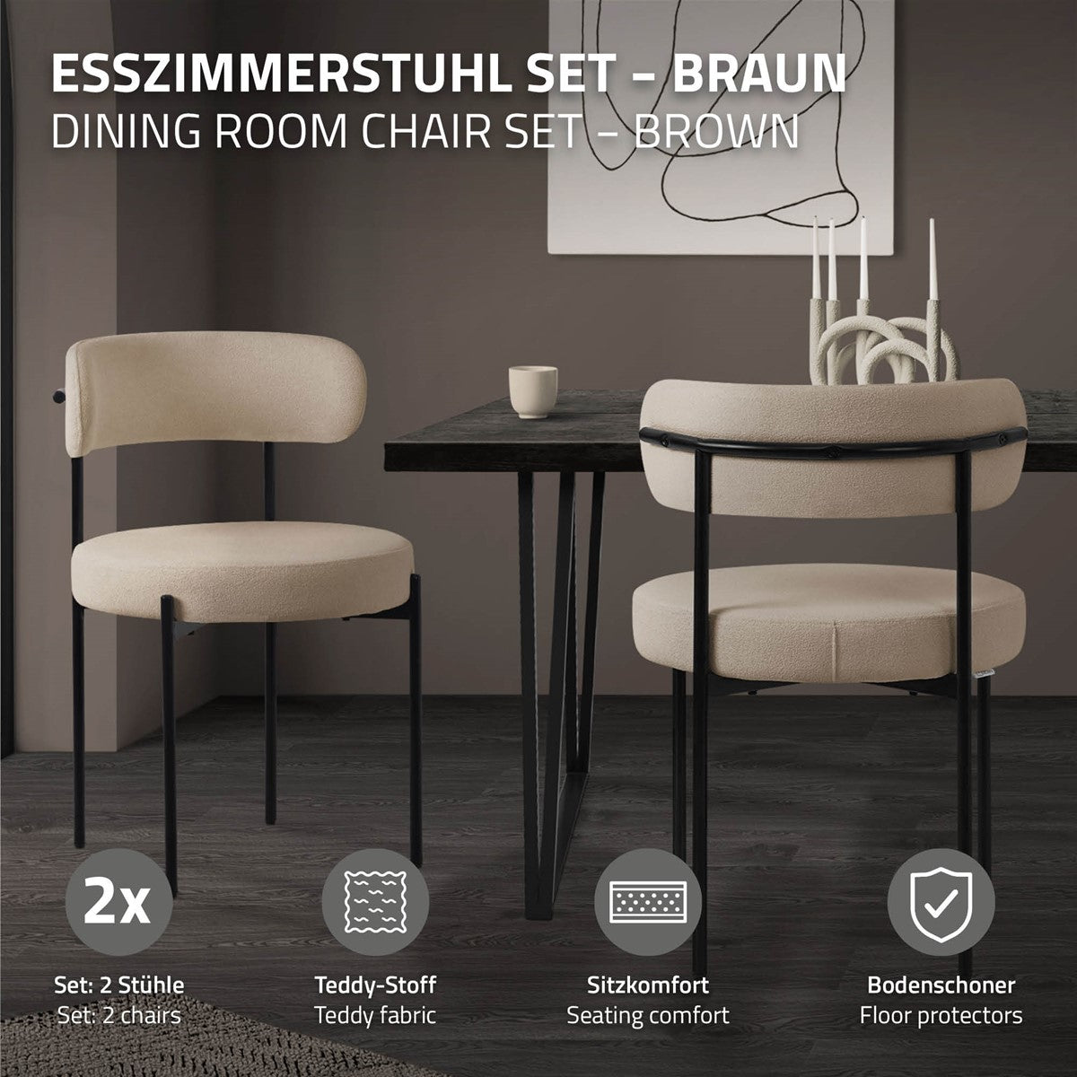 Zwei braune Stühle neben einem Tisch in einem Esszimmer.