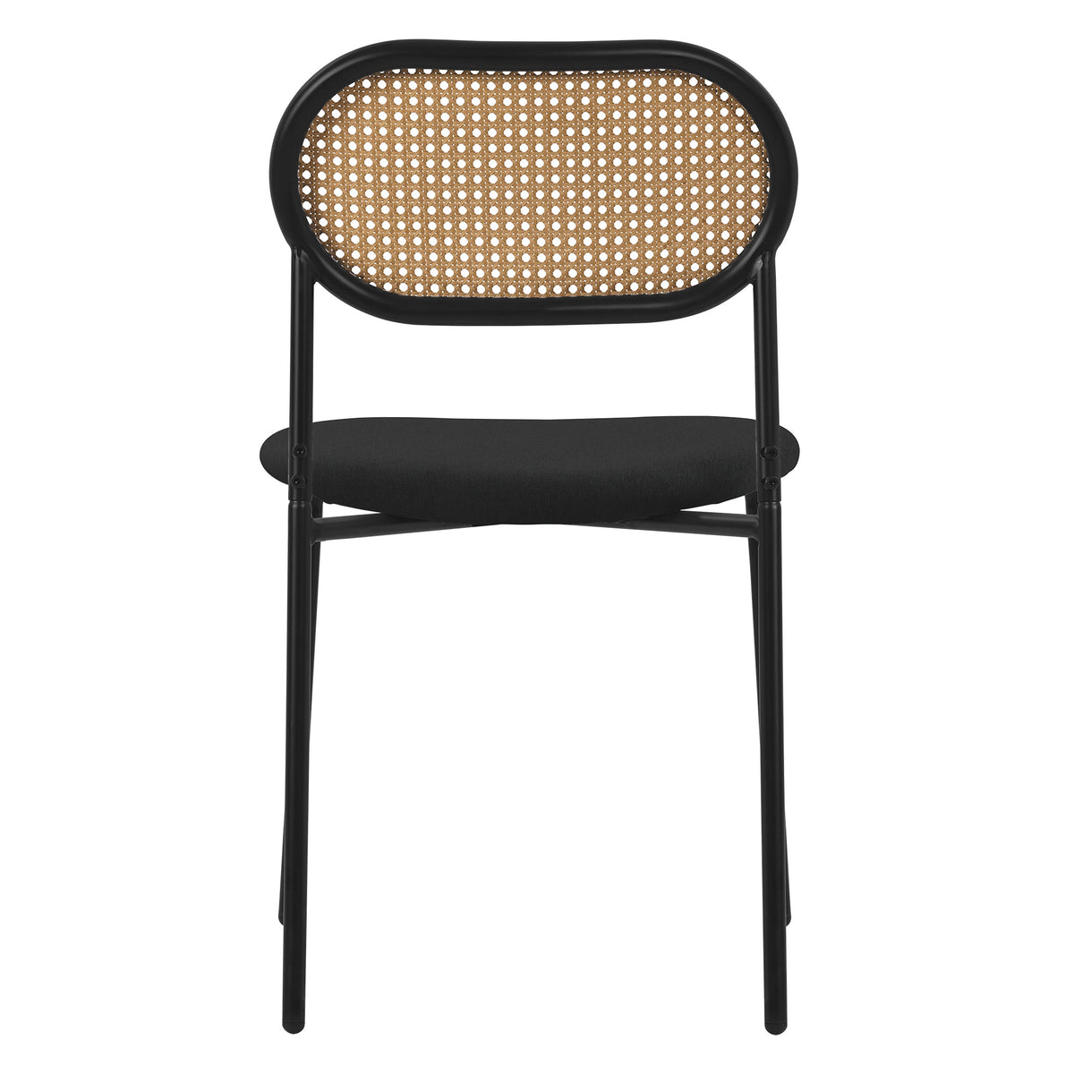 Chaise noire avec un dossier tressé et un siège rembourré vu de l'arrière.