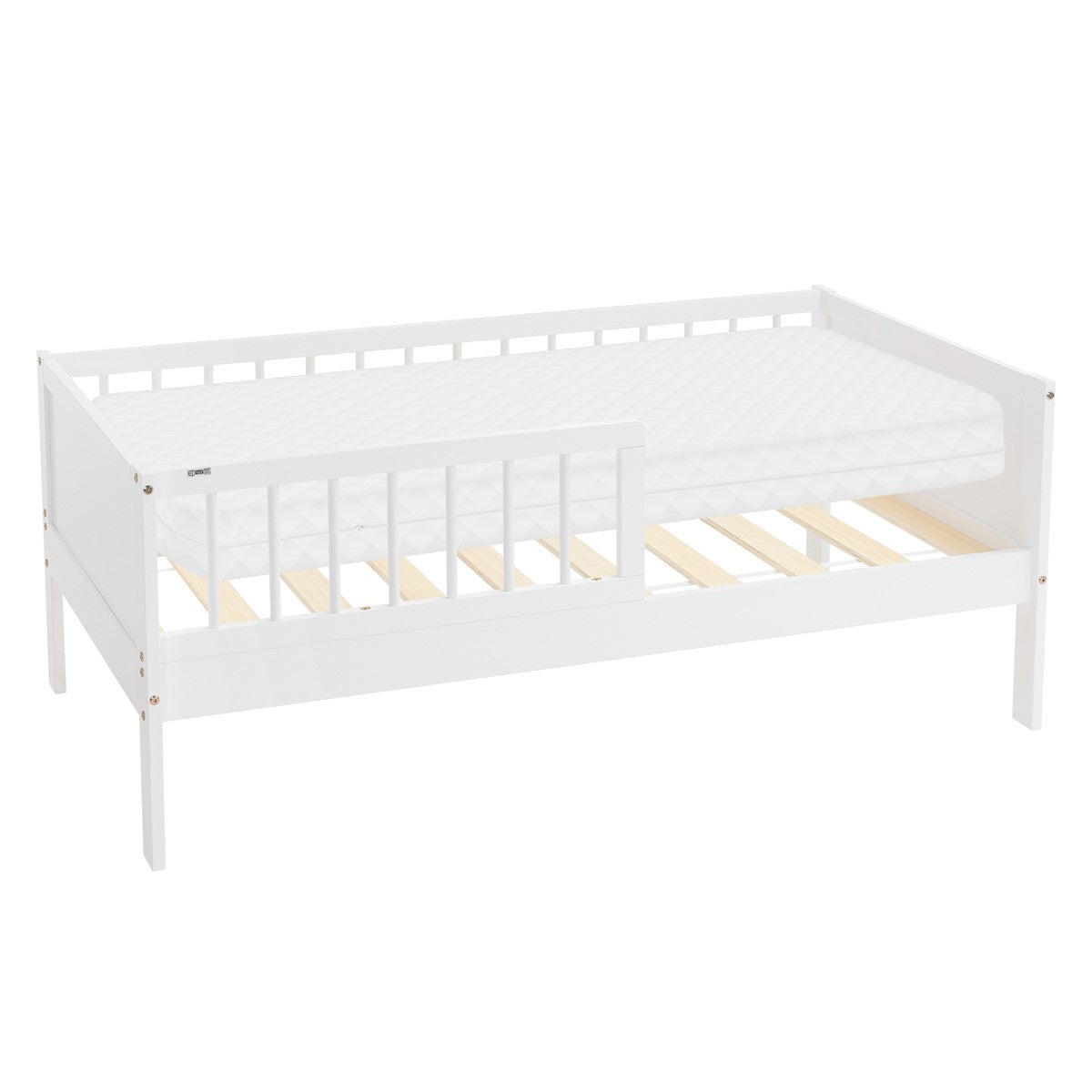 Cama branca com colchão e estrado de ripas, sem roupa de cama.