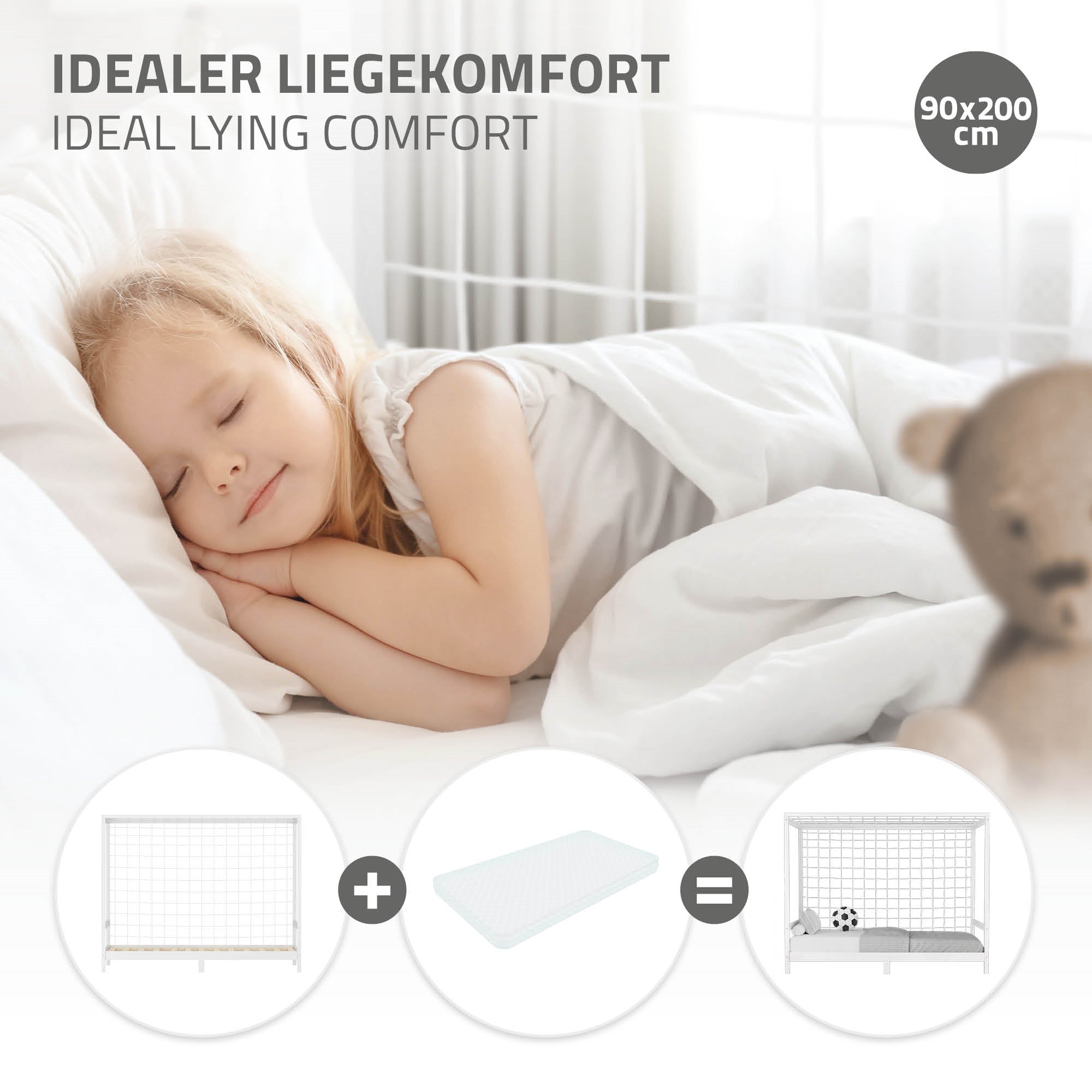 Un niño durmiendo en una cama con una funda blanca y un peluche.