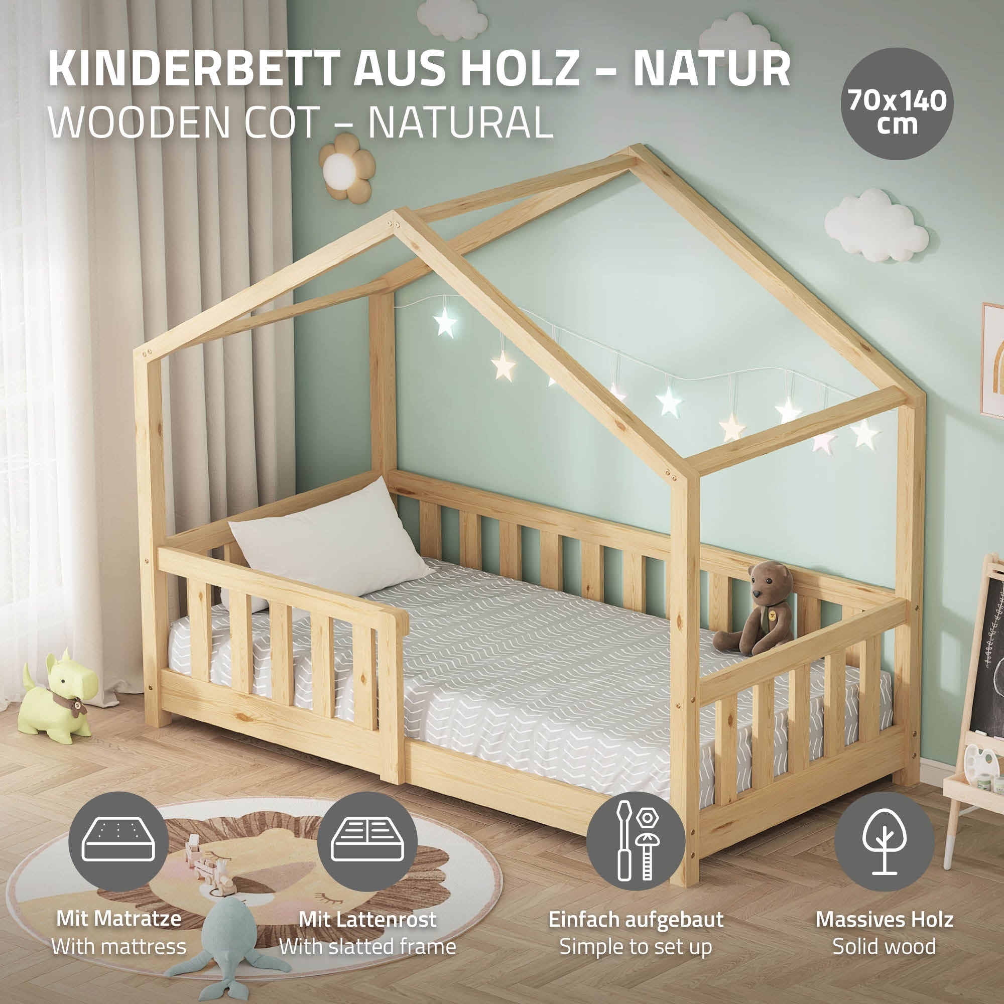 Holz-Kinderbett mit Dach, Matratze und dekorativen Elementen im Raum.