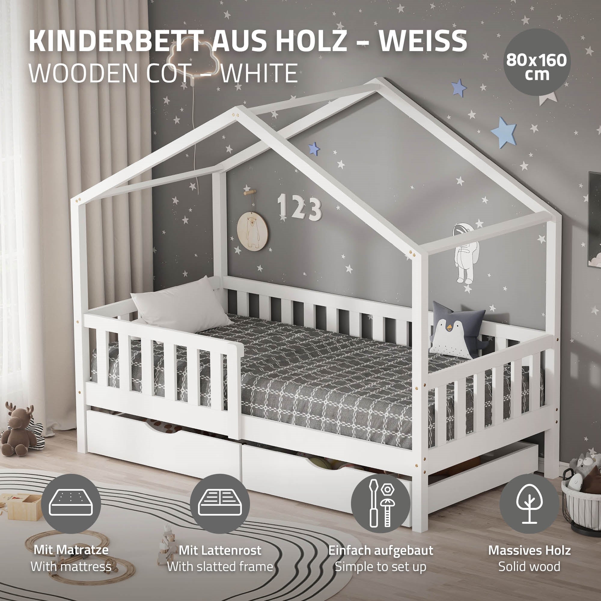 Weißes Kinderbett aus Holz mit Dach und Matratze.