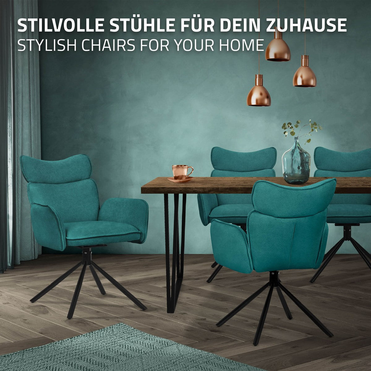 Štýlové tyrkysové stoličky okolo stola v modernej miestnosti.