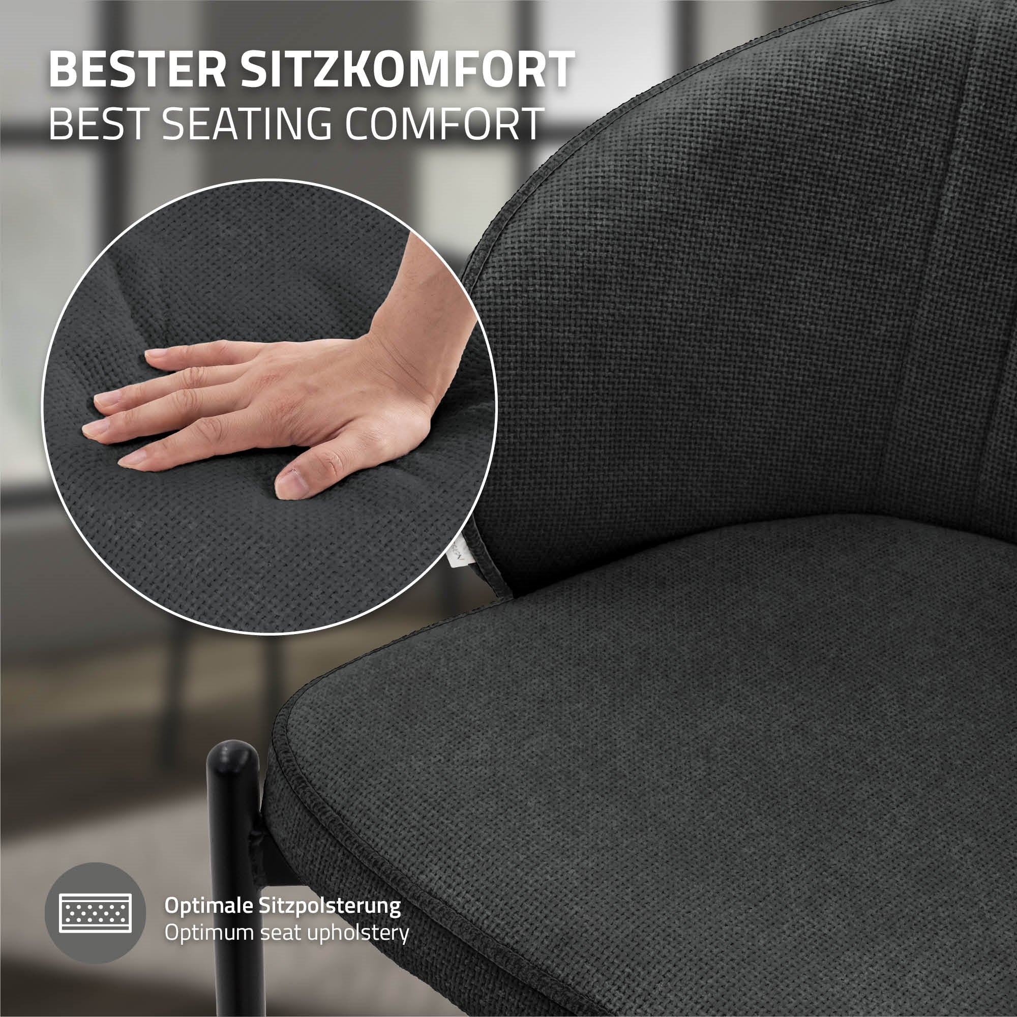 Nahaufnahme einer Hand, die auf einen gepolsterten Stuhl drückt.