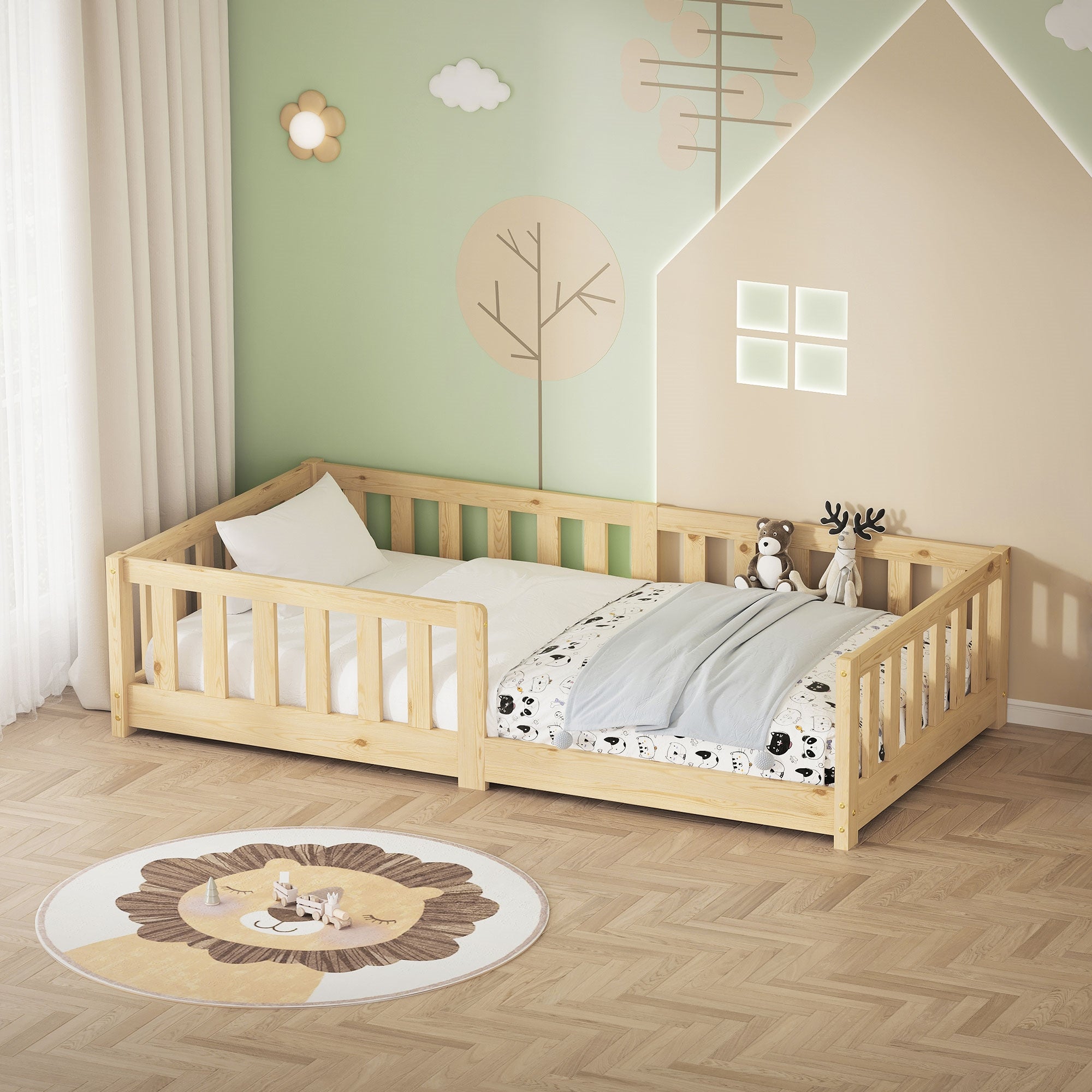 Ein Kinderbett aus Holz mit einer Decke und einem Kissen, auf einem Teppich.