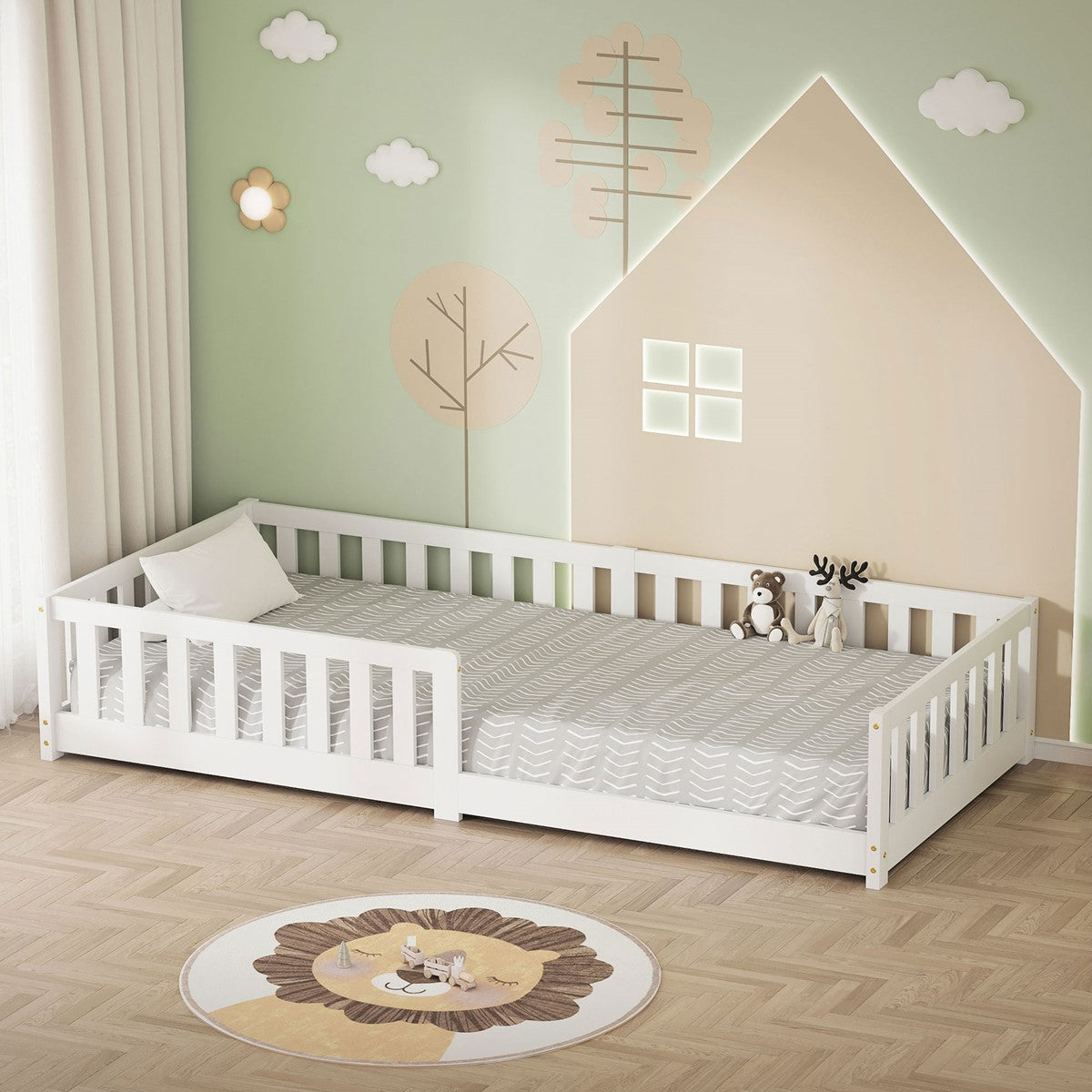 Uma cama infantil de madeira com colchão e um design branco simples.