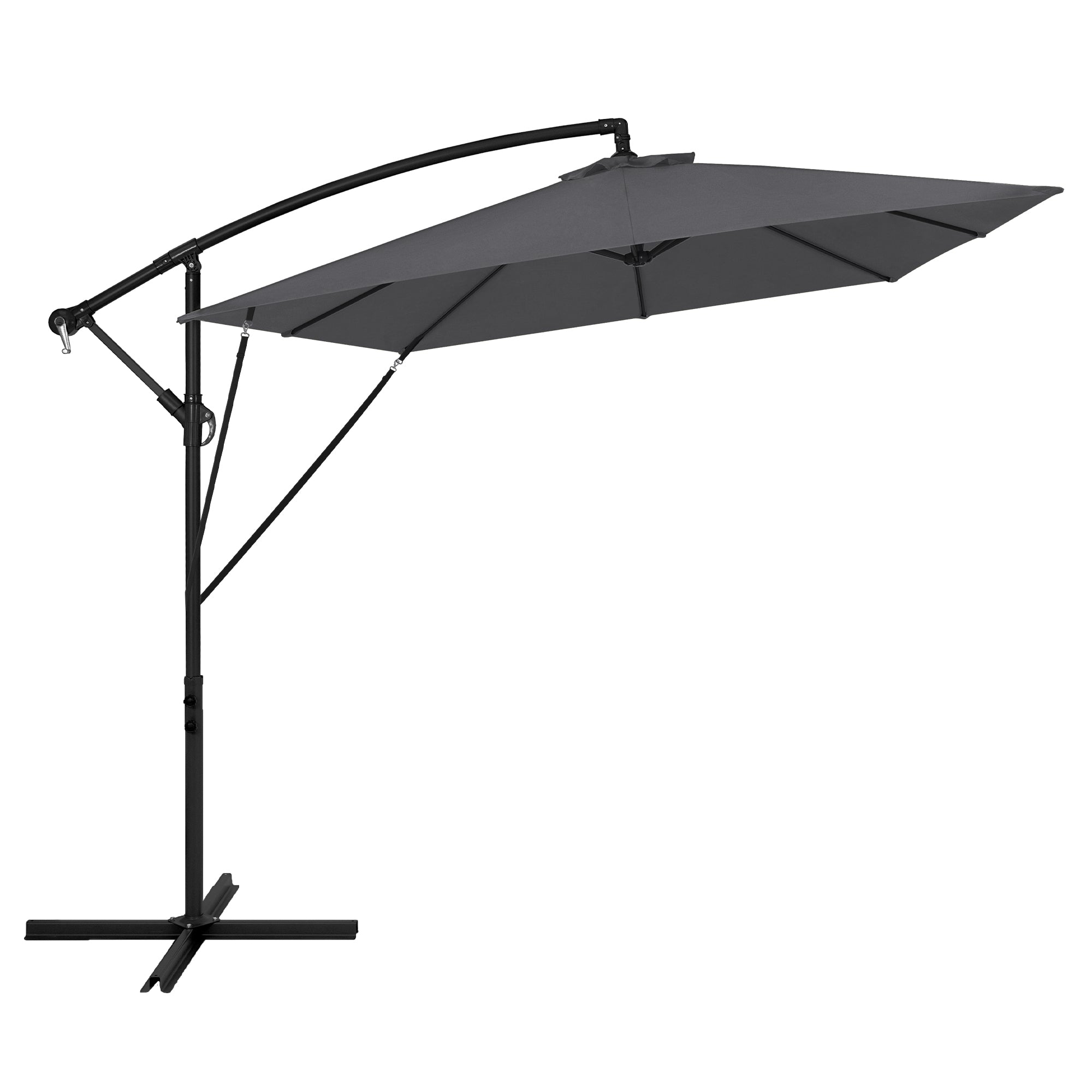 Parasol med sort betræk på en ramme, opstillet udendørs.