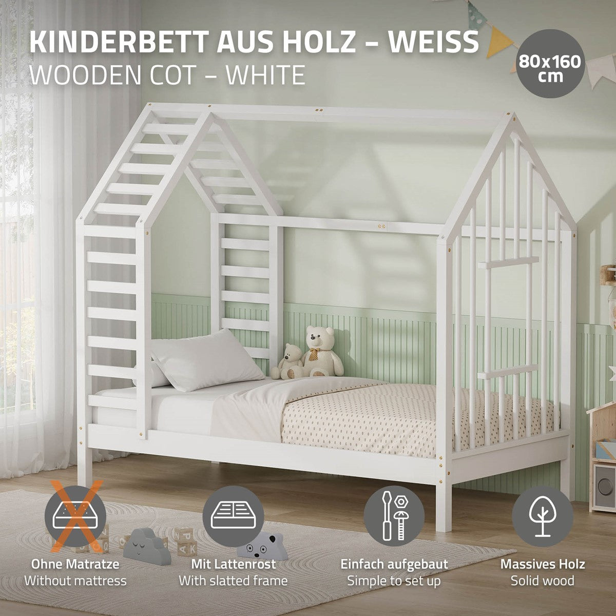 Weißes Holz-Kinderbett in Hausform mit Spielzeug und ohne Matratze.