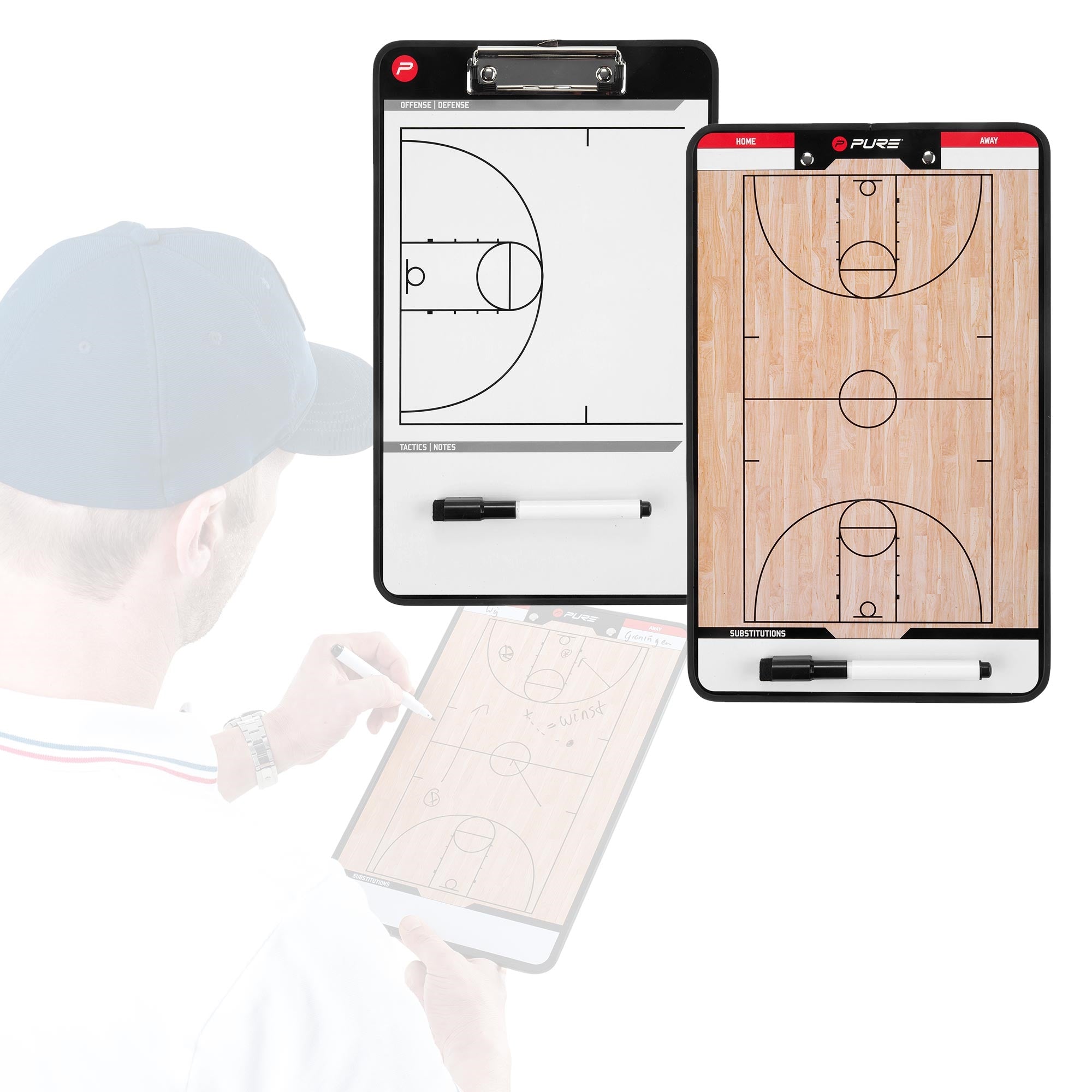 Dvě taktické tabule pro basketbal s nákresem hřiště a perem.