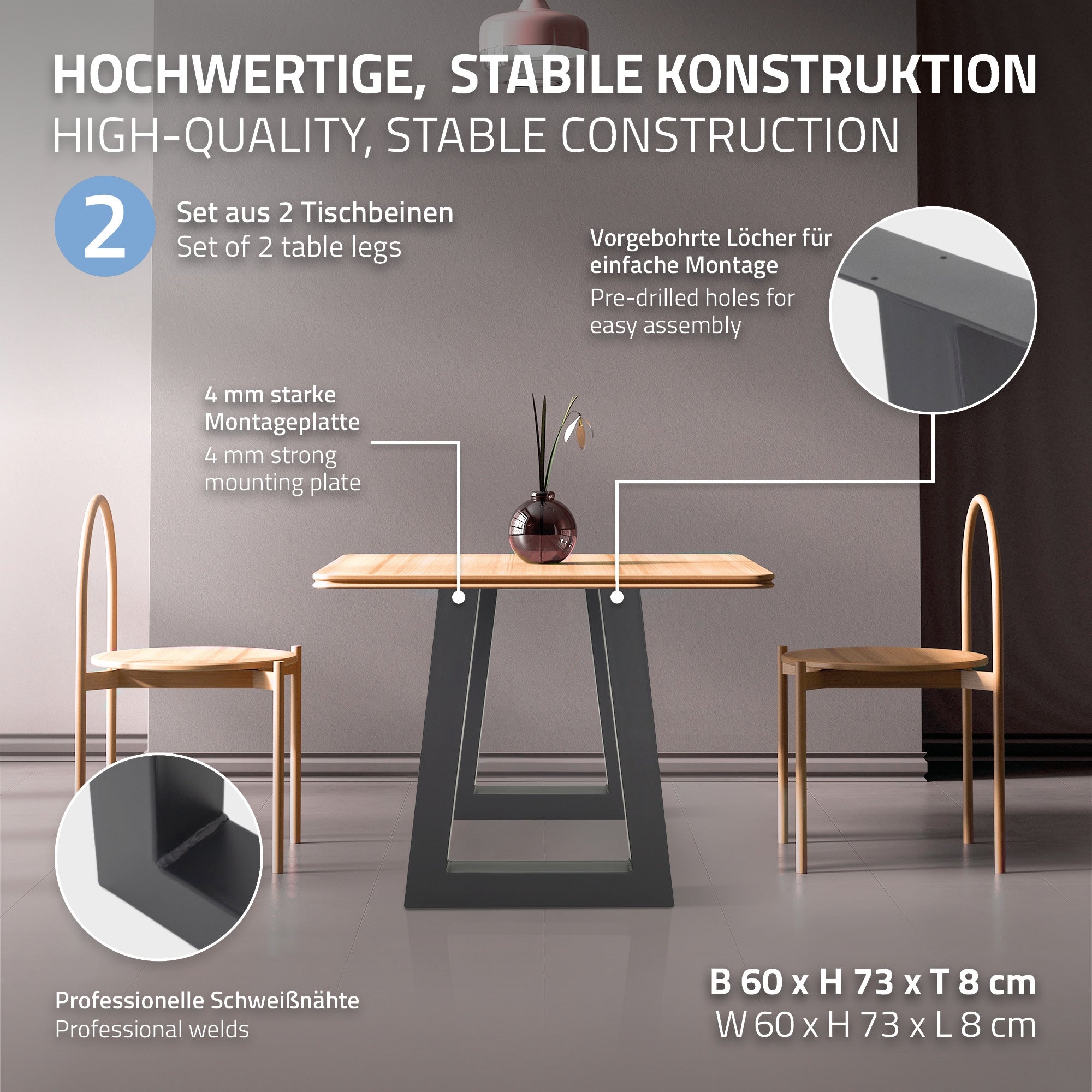 Tisch mit zwei schwarzen Beinen und Holzplatte, Stühle daneben.