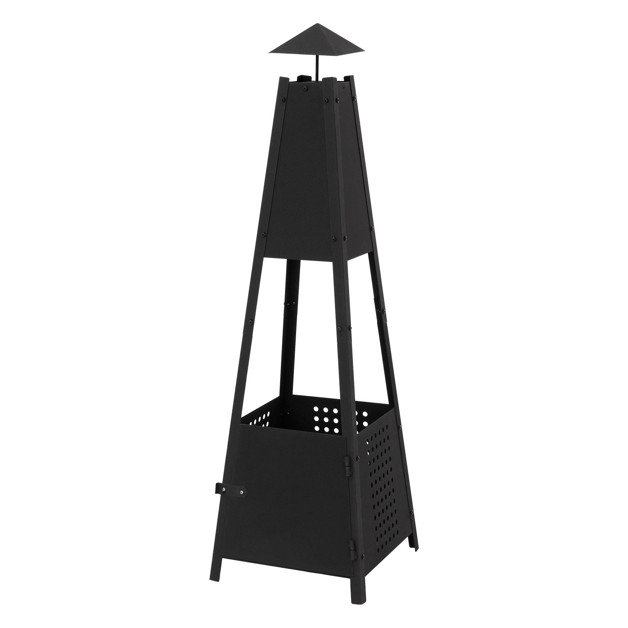 Mustat pyramidi-muotoinen tulikori ulkona.