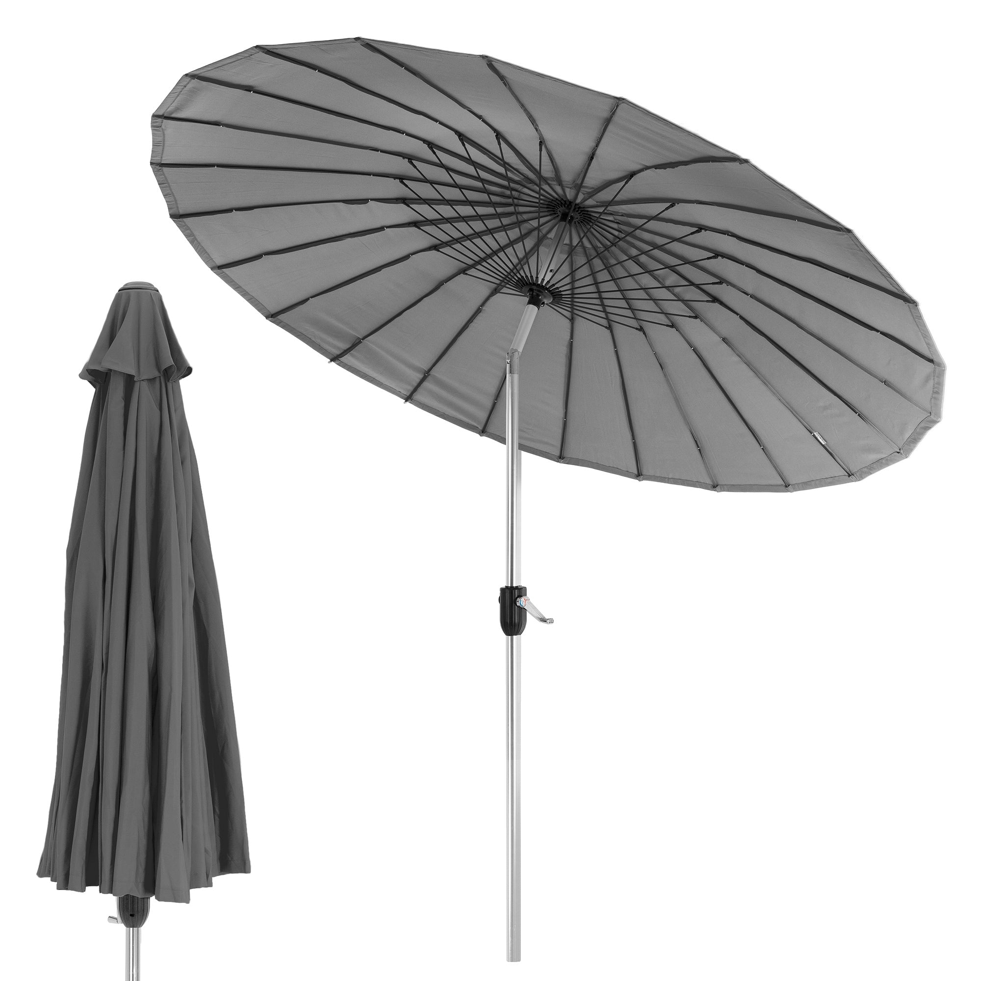 Parasol installé avec un tissu gris et un cadre en aluminium.