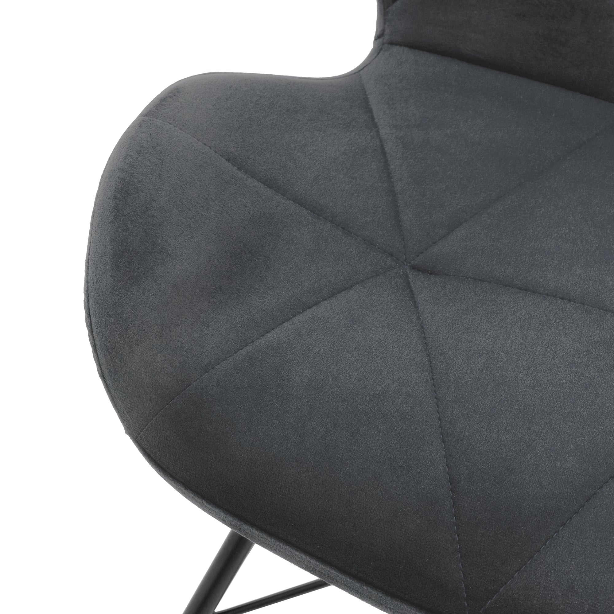 Detailaufnahme eines grauen Stuhls mit gepolsterter Sitzfläche.