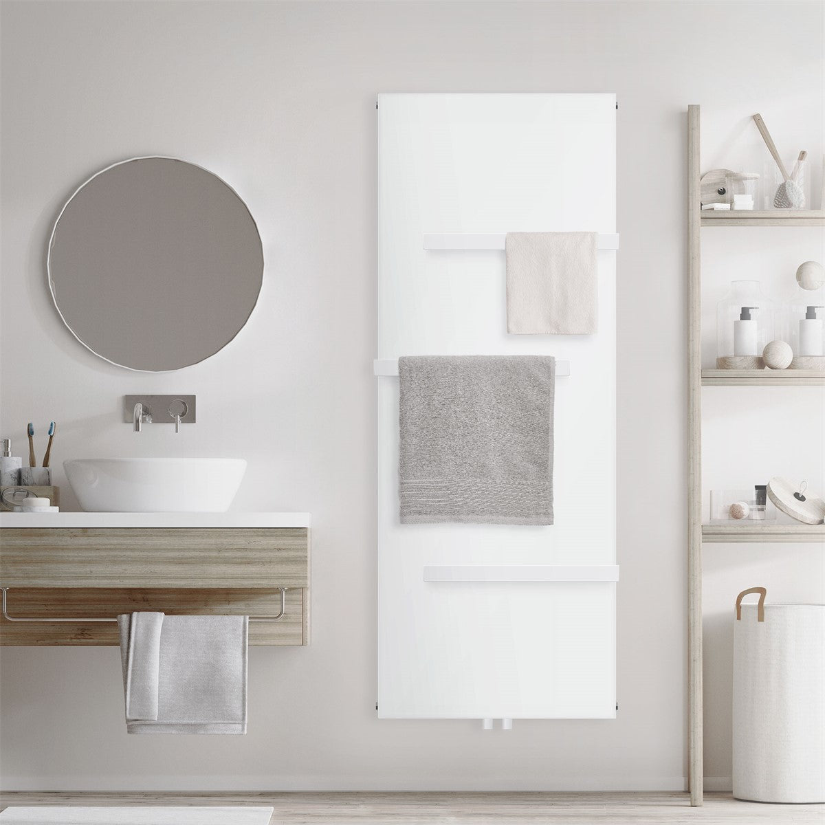 Vit radiator med en handduk i ett modernt badrum.