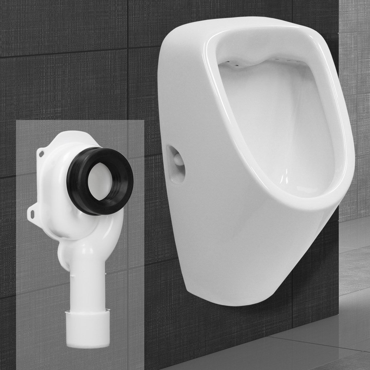 Hvidt urinal på en grå væg med et afløbsrør ved siden af.