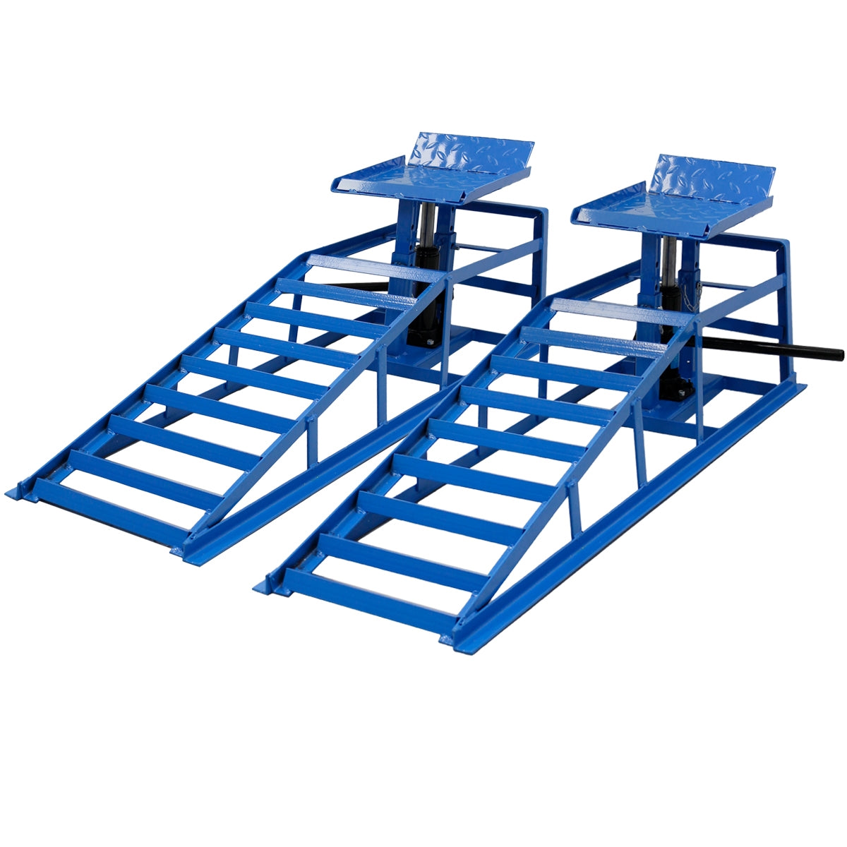 Zwei blaue Hebebühnen mit Treppen und Plattformen in einer Werkstatt.