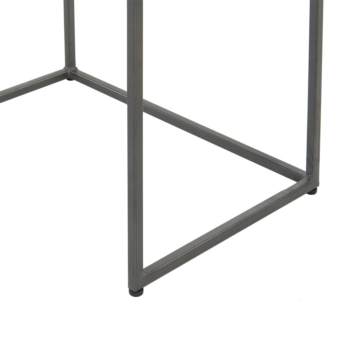 Metalen frame van een tafel, detailweergave van de onderste structuur.