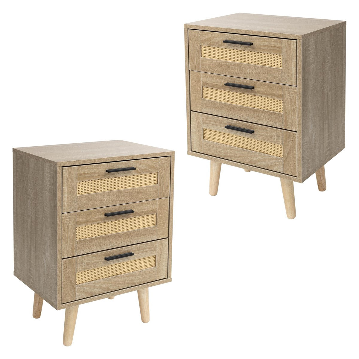 Dos mesitas de noche con tres cajones y patas de madera.