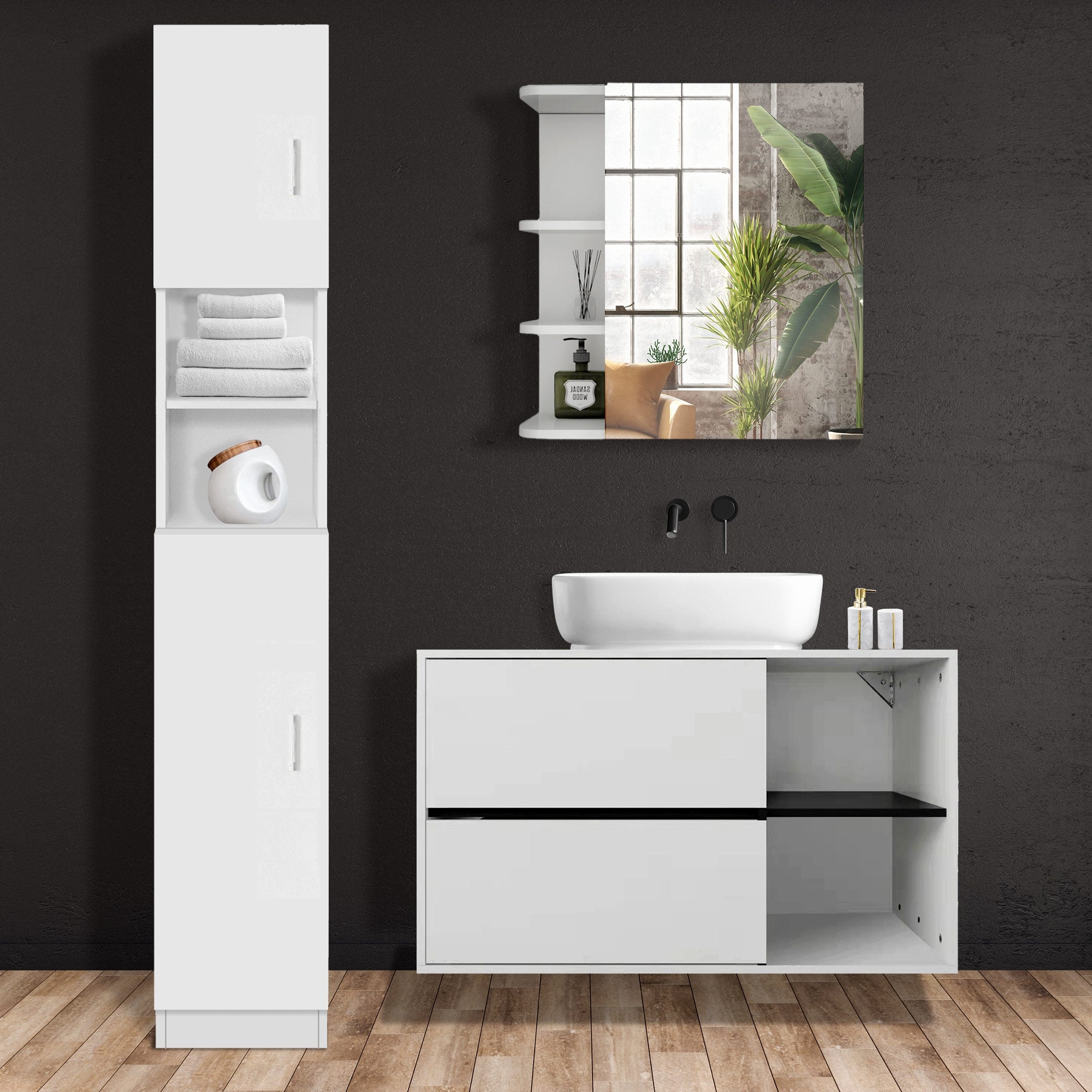 Weißer Badezimmermöbel mit Waschbecken, Spiegel und Pflanzen im Hintergrund.