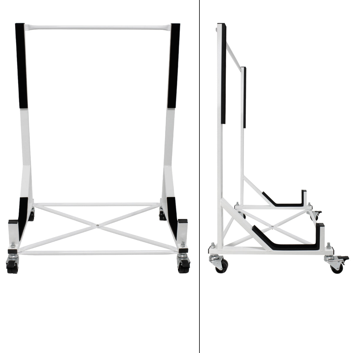 Der Hänger von vorne, mit zwei schwarzen Griffen und einer stabilen Basis.