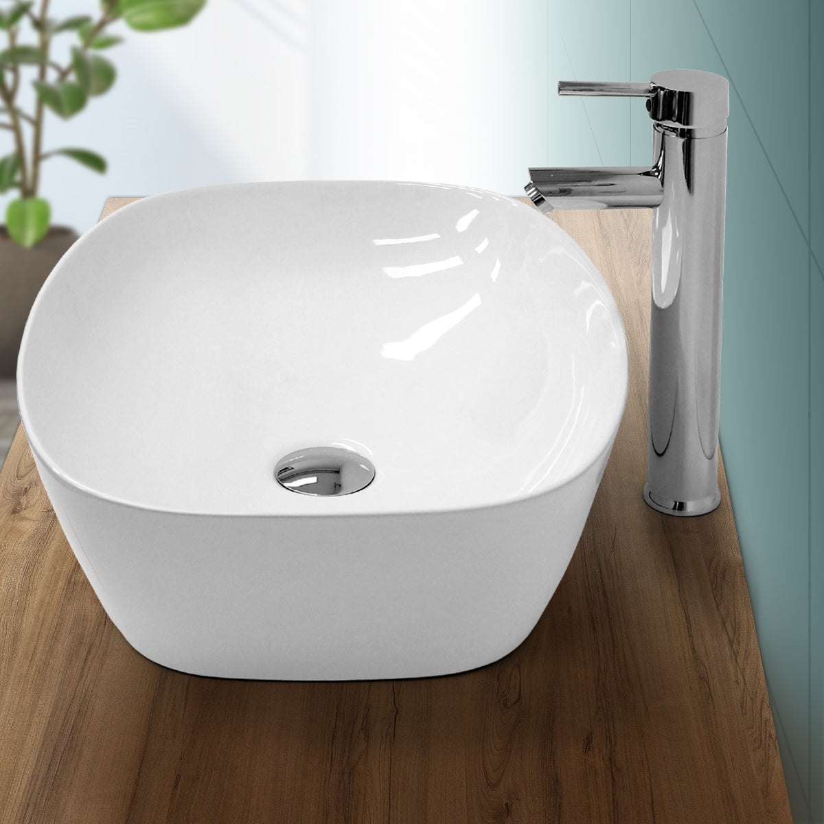 Rundes Waschbecken auf einem Holzregal mit einem modernen Wasserhahn.