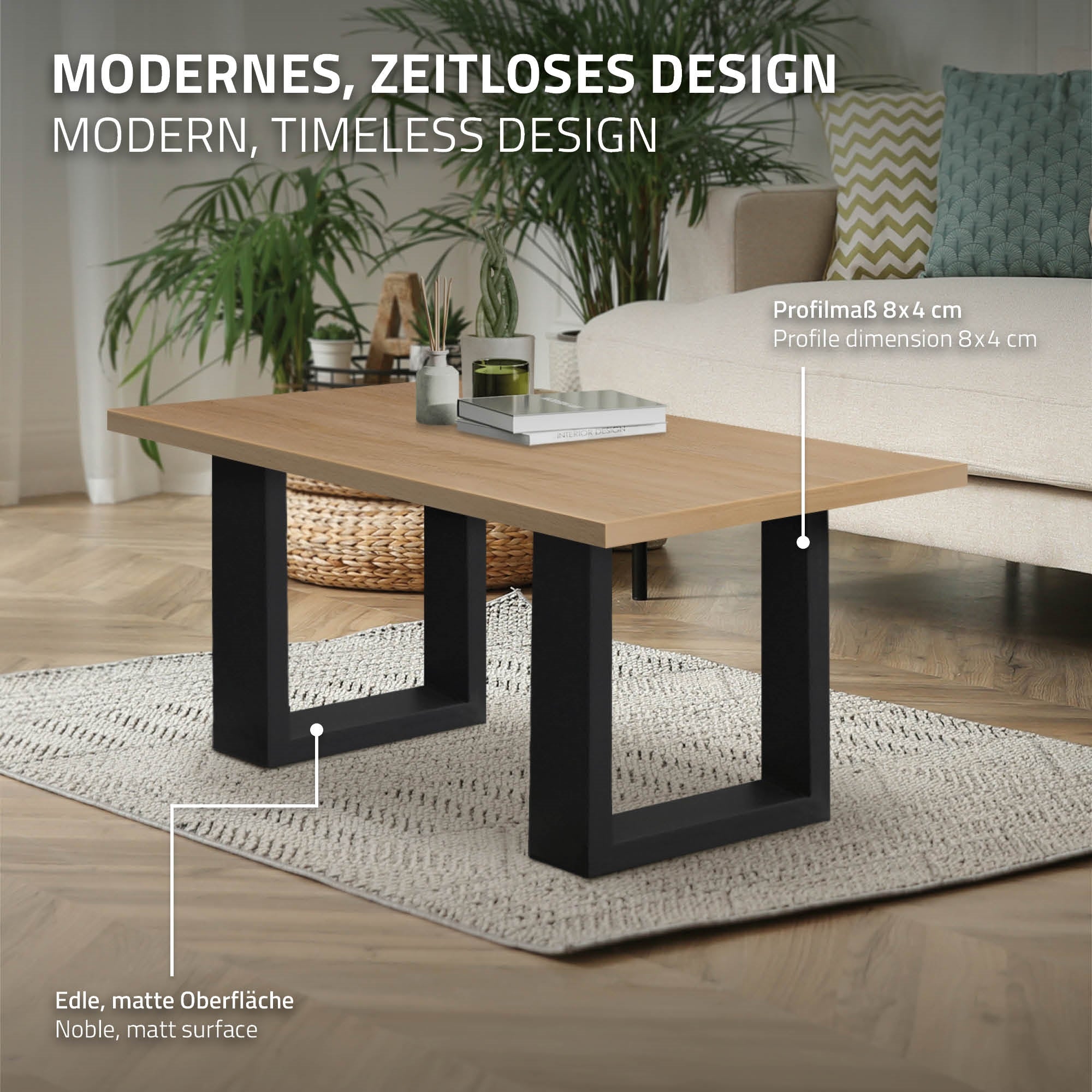 Ein moderner Couchtisch mit Holzoberfläche und schwarzen Metallbeinen.