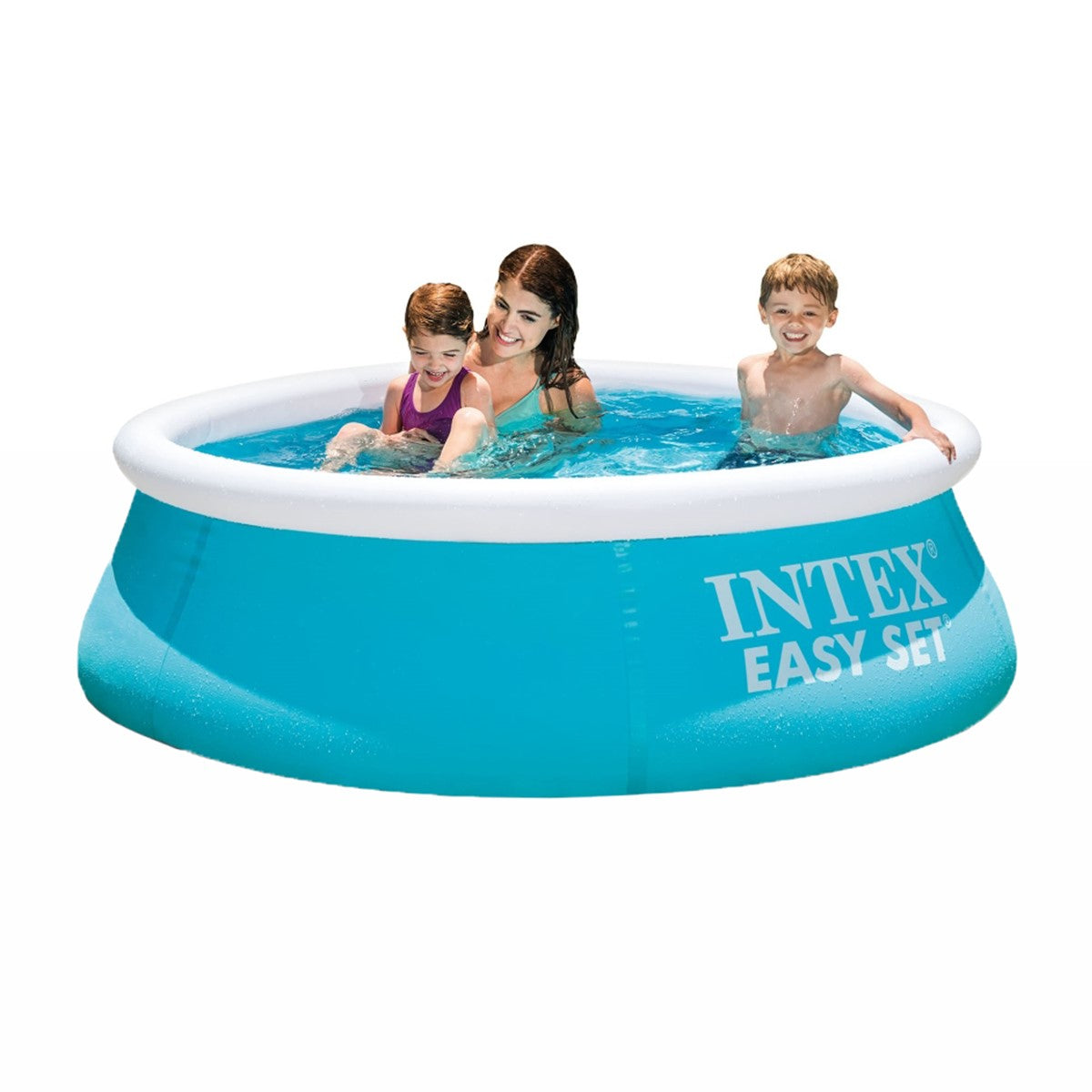 Kvinna med två barn i vattnet i en uppblåsbar pool.