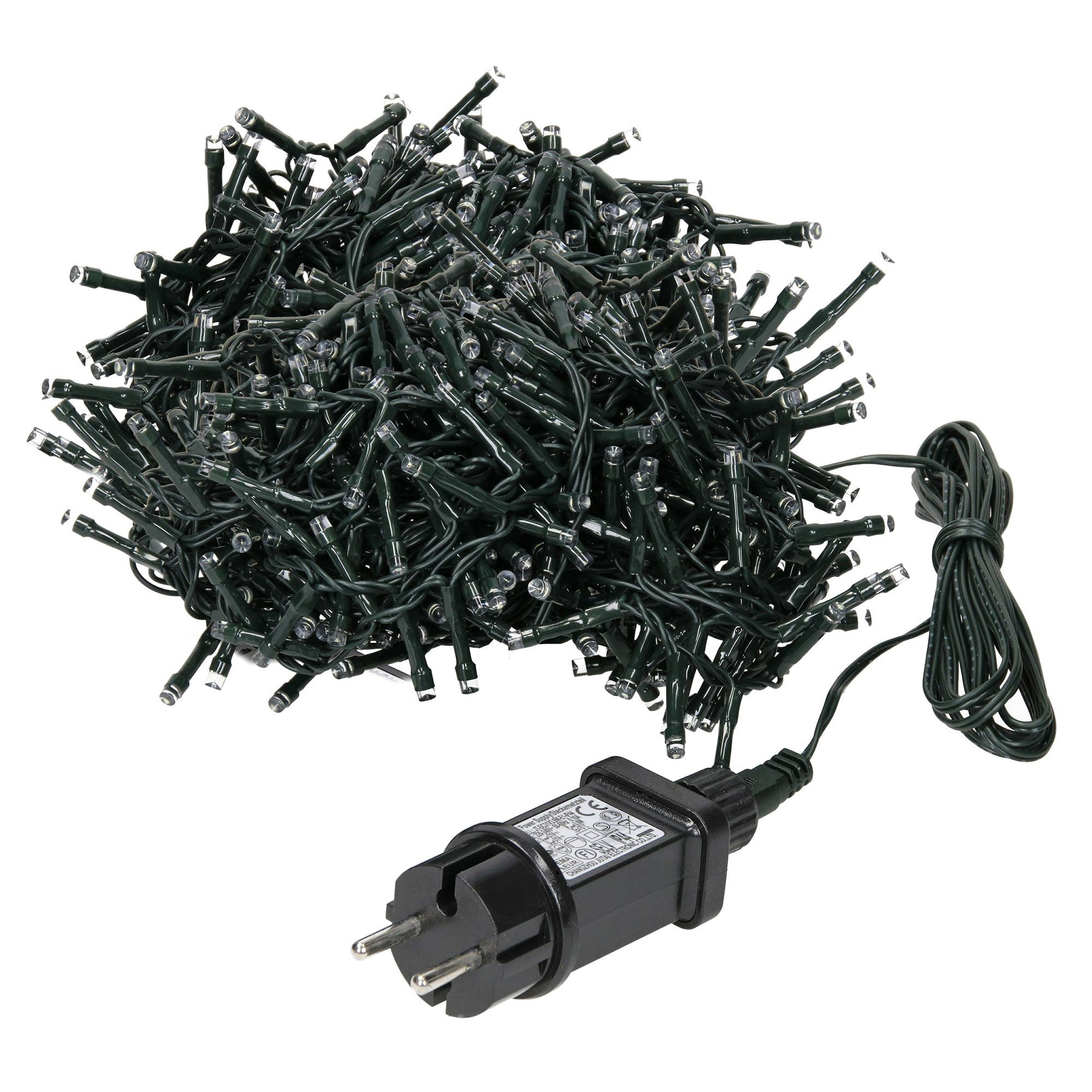 Ein Haufen von grünen Lichtern mit Stecker.