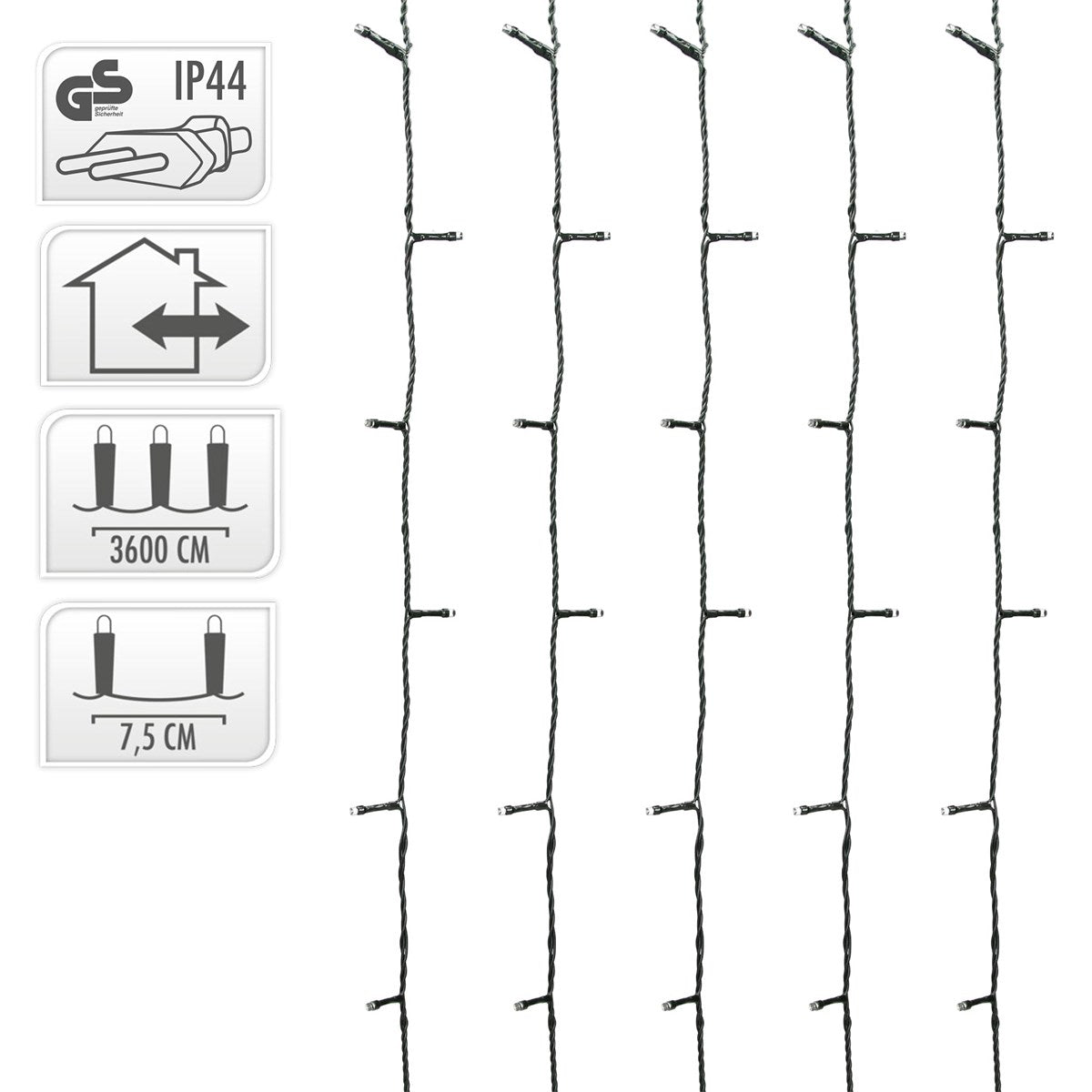 Lichterkette mit mehreren Lichtern, Kabel und Steckdose, auf weißem Hintergrund.
