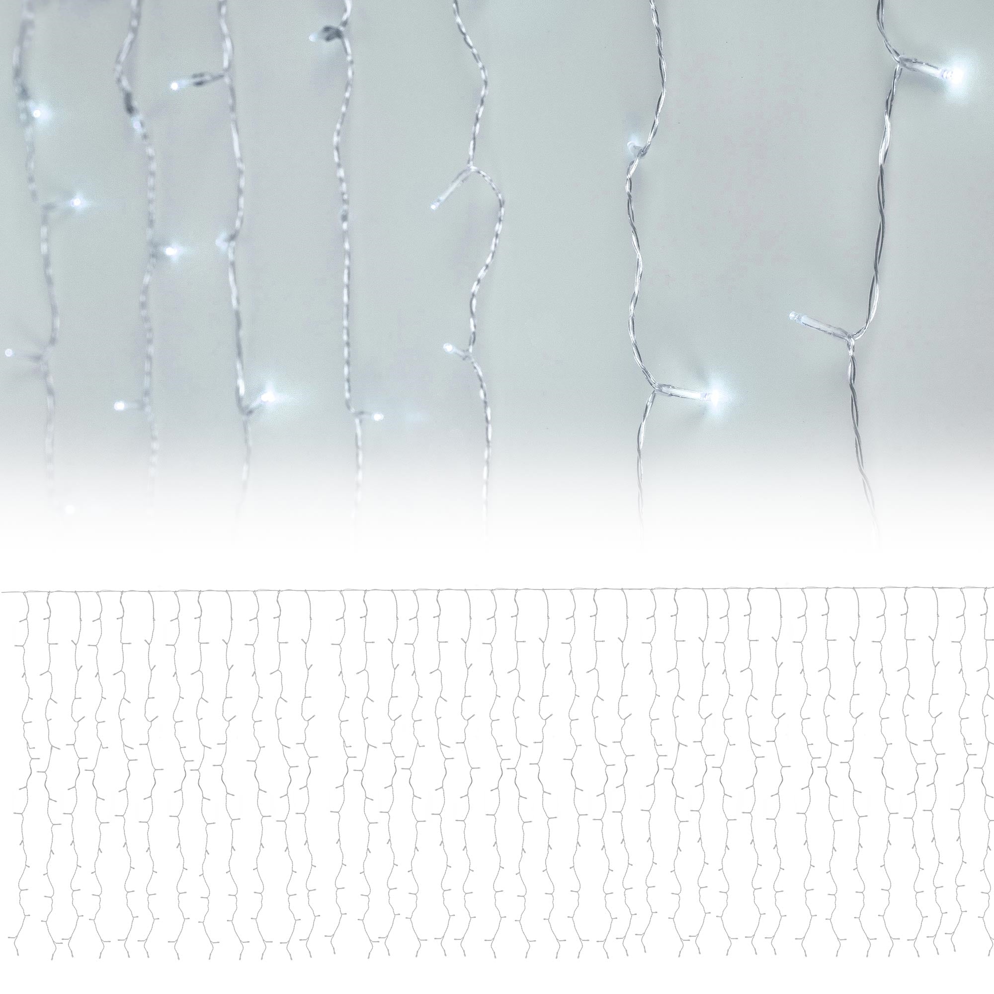Lichterkette mit weißen Lichtern, die an einer Wand hängen.