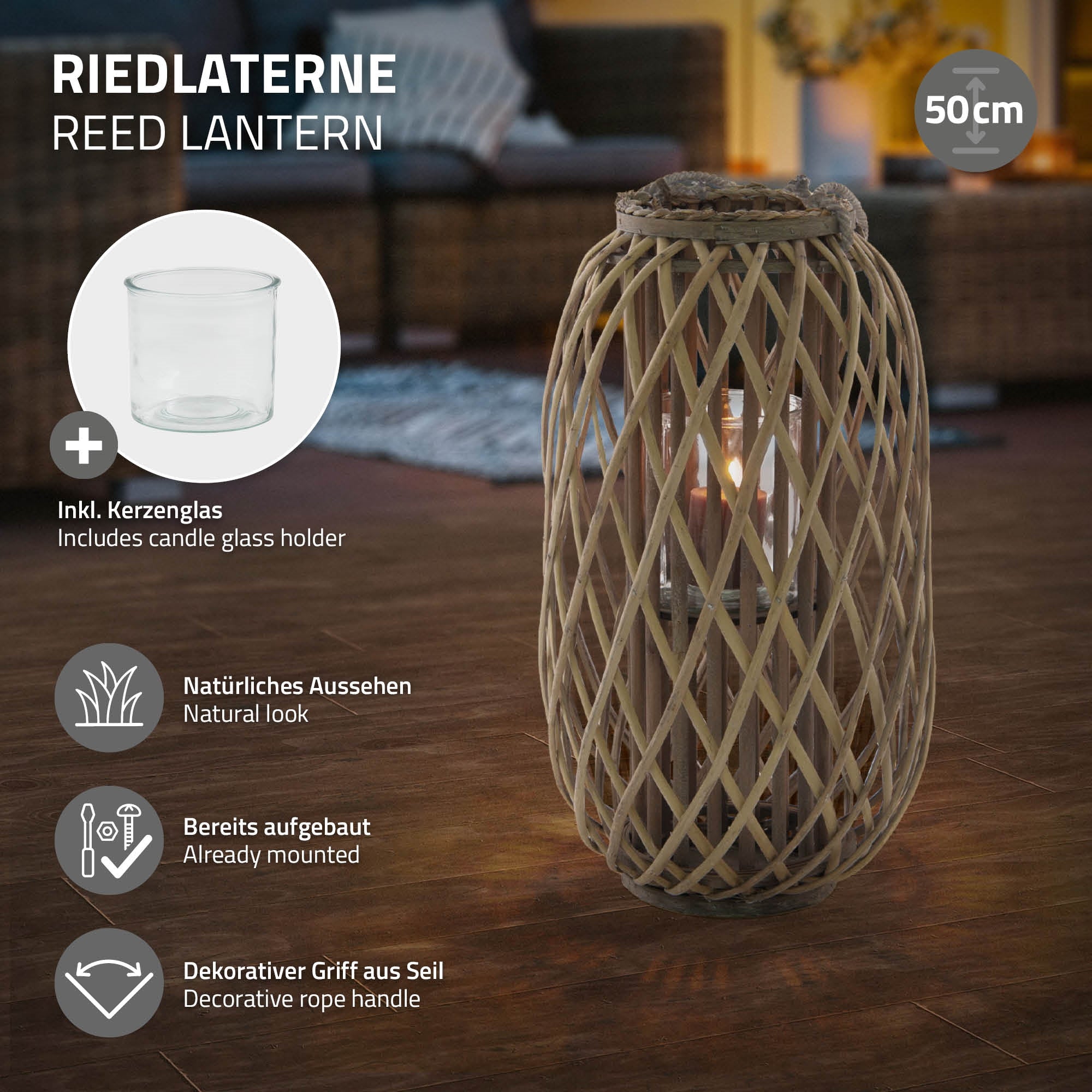 Natürliche Riedlaterne mit Kerzenglas und dekorativem Griff aus Seil.